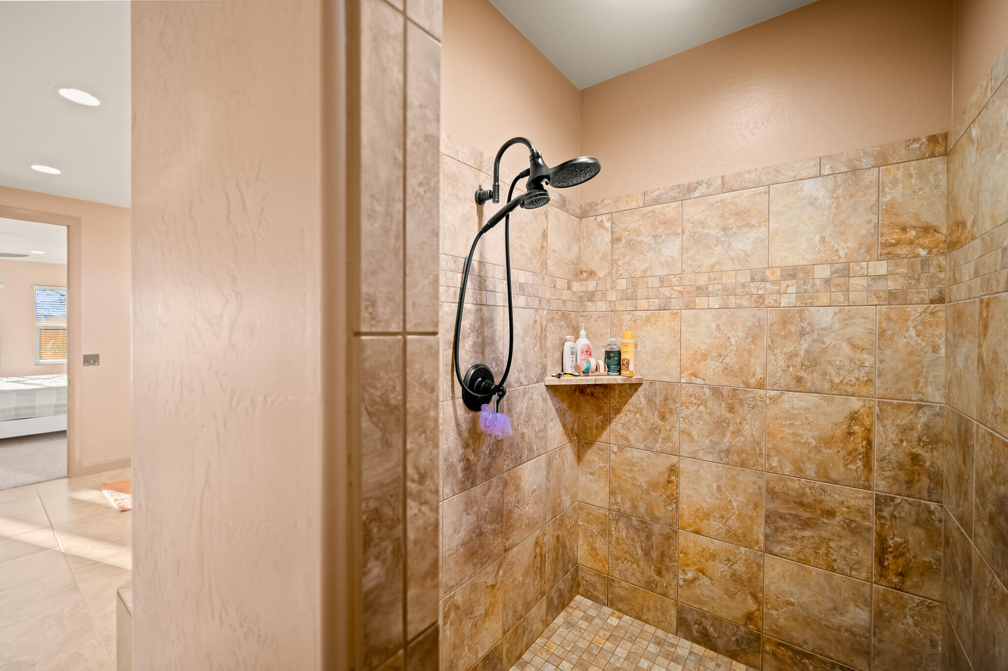 BRIDLE GATE ESTATES - Residential