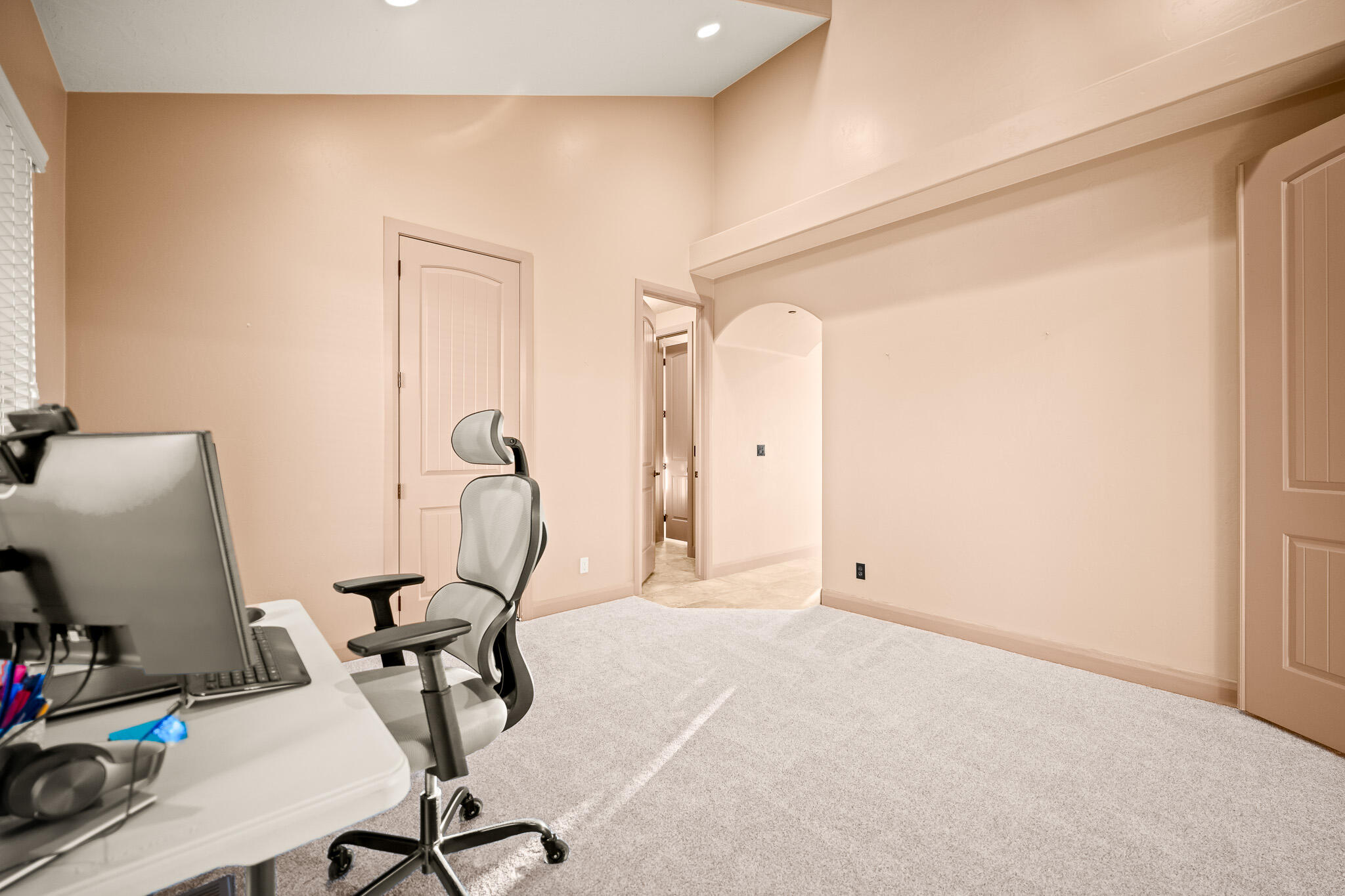 BRIDLE GATE ESTATES - Residential