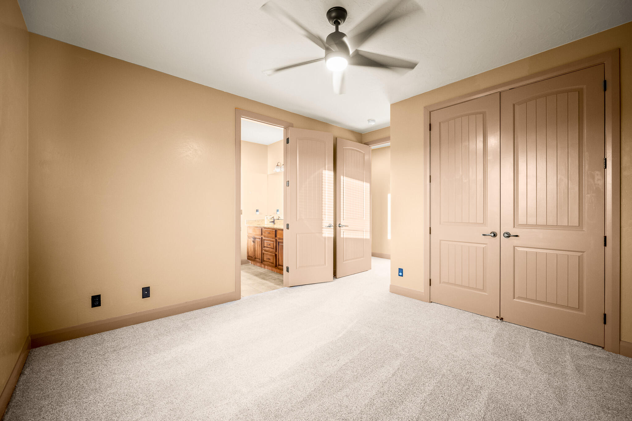 BRIDLE GATE ESTATES - Residential