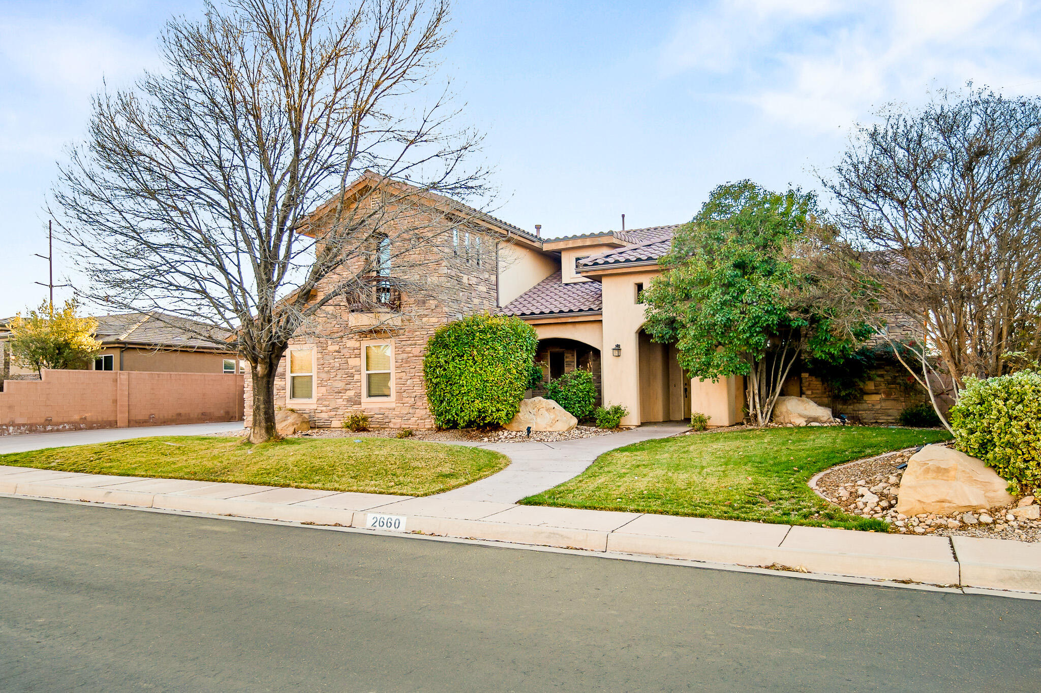 BRIDLE GATE ESTATES - Residential