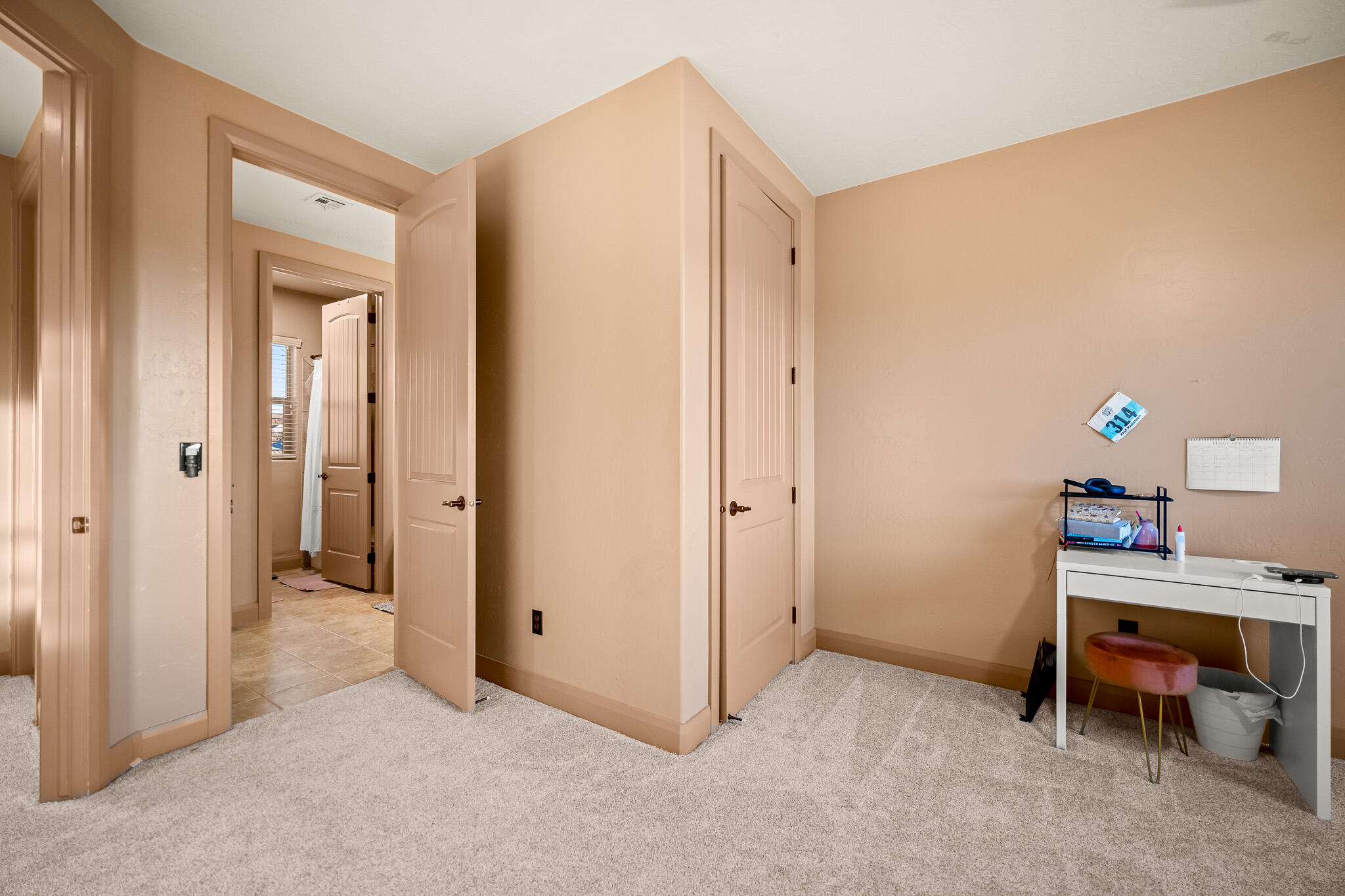 BRIDLE GATE ESTATES - Residential