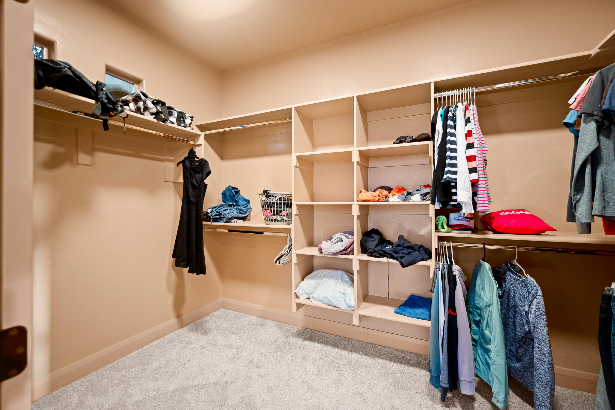 BRIDLE GATE ESTATES - Residential