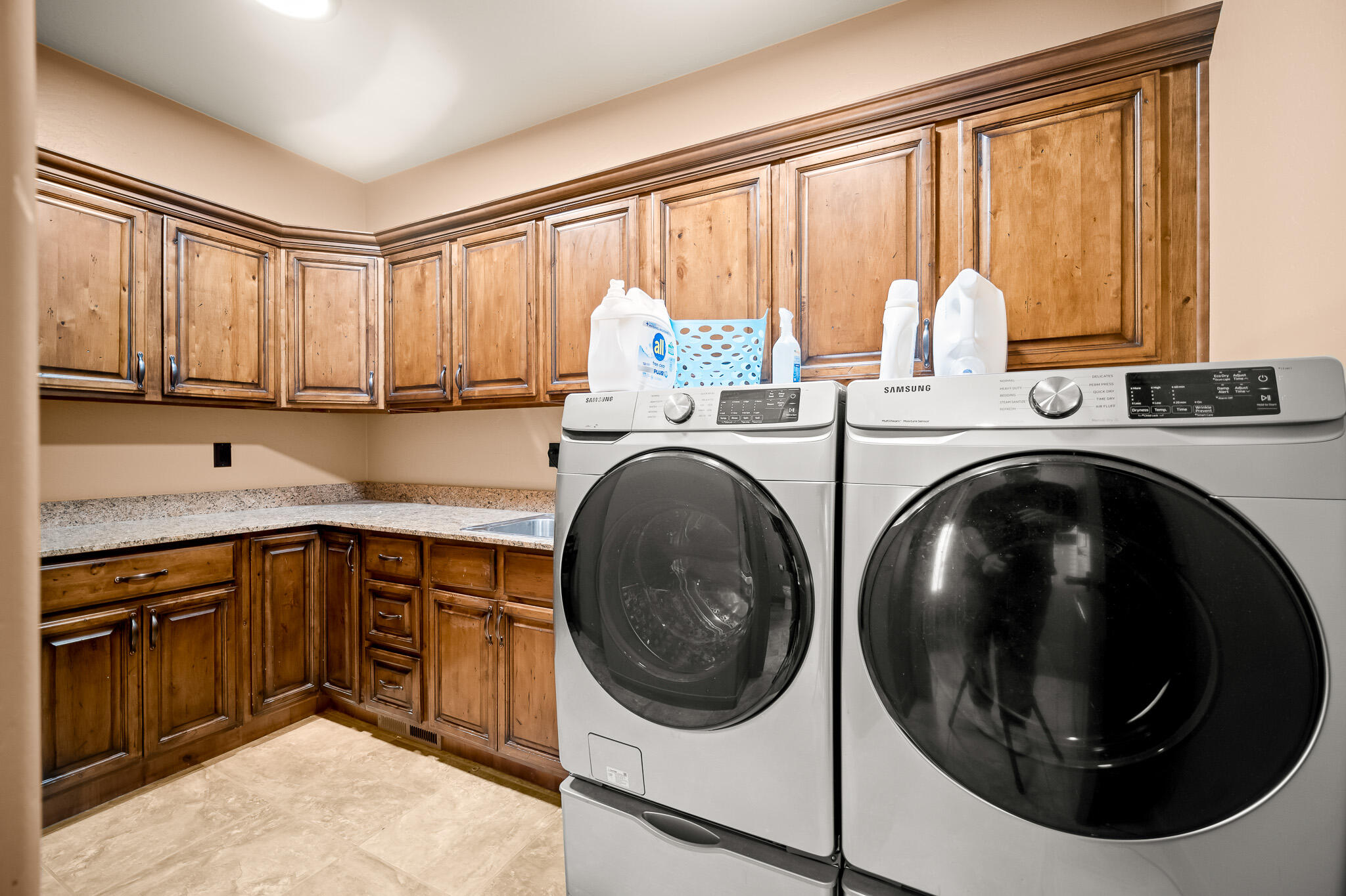 BRIDLE GATE ESTATES - Residential