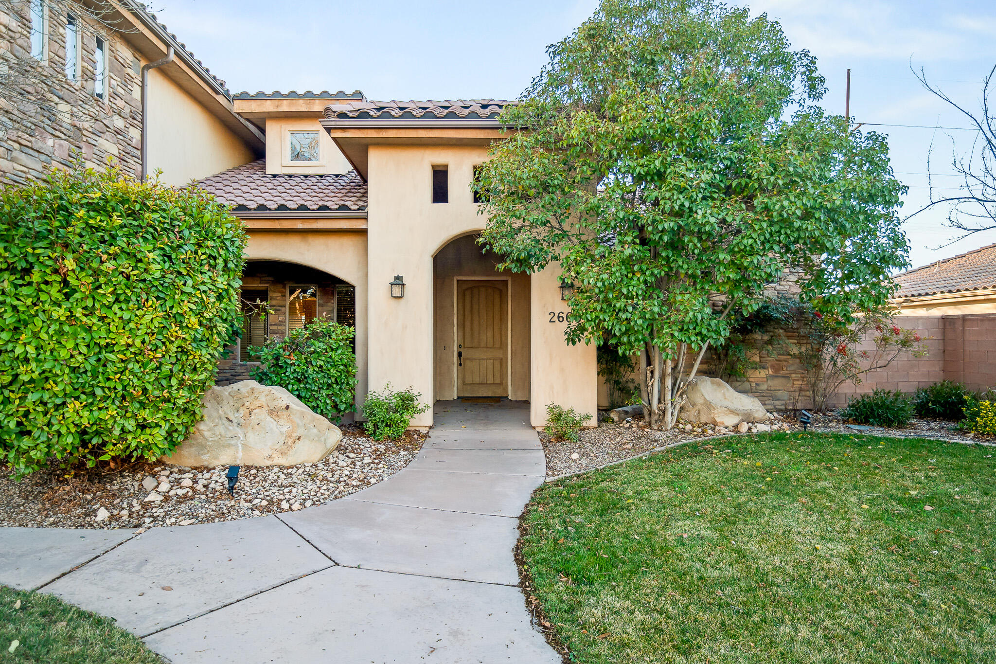 BRIDLE GATE ESTATES - Residential