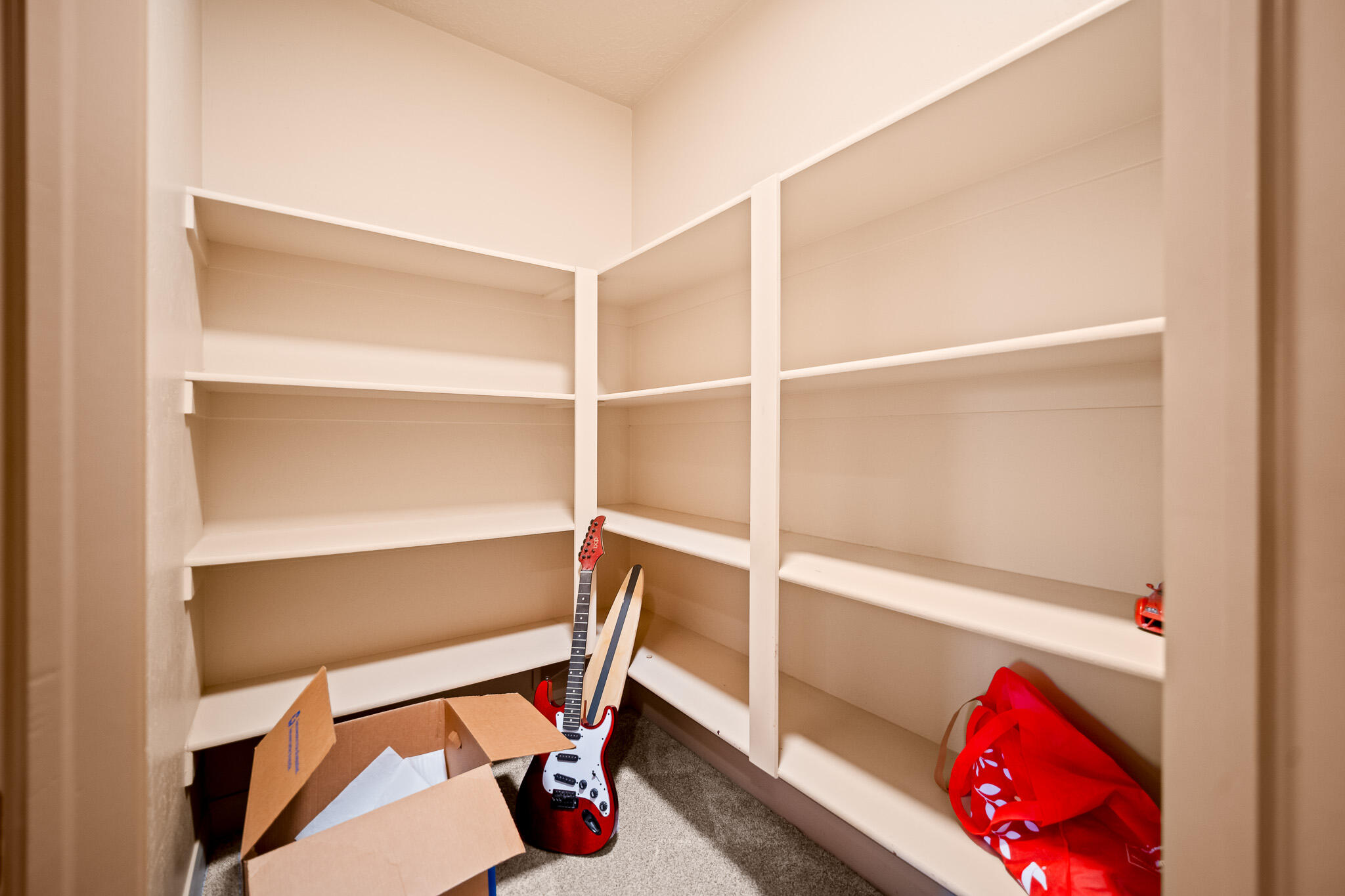 BRIDLE GATE ESTATES - Residential