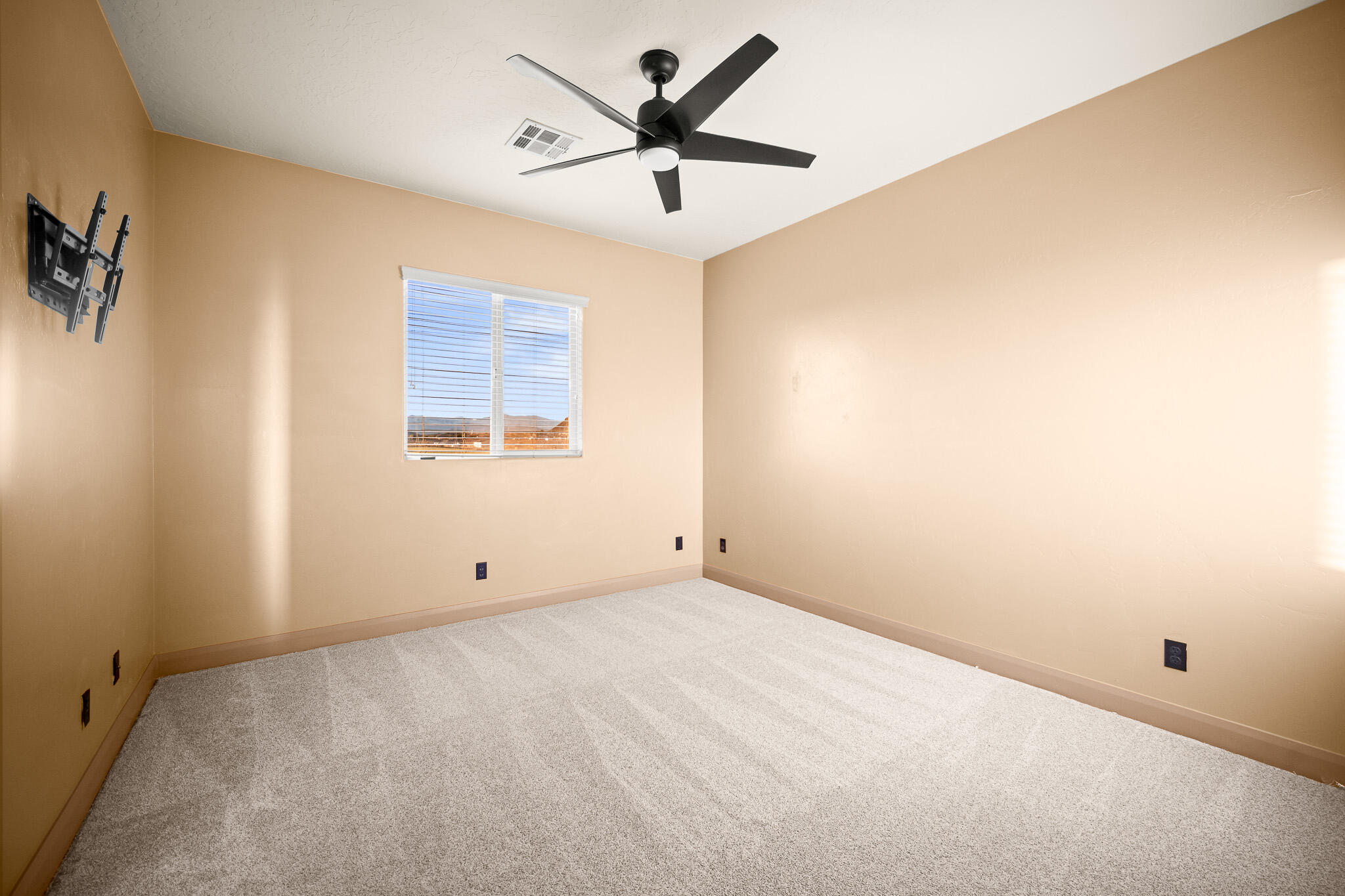 BRIDLE GATE ESTATES - Residential