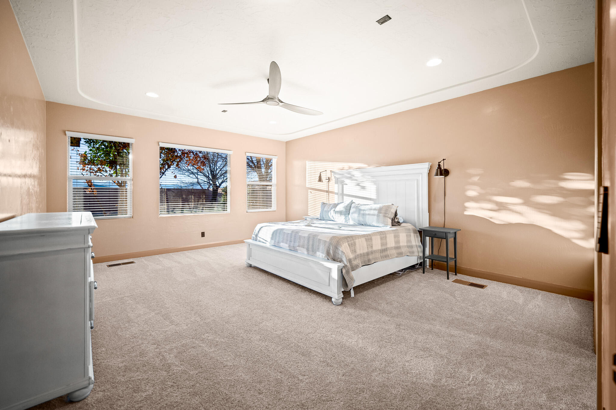 BRIDLE GATE ESTATES - Residential