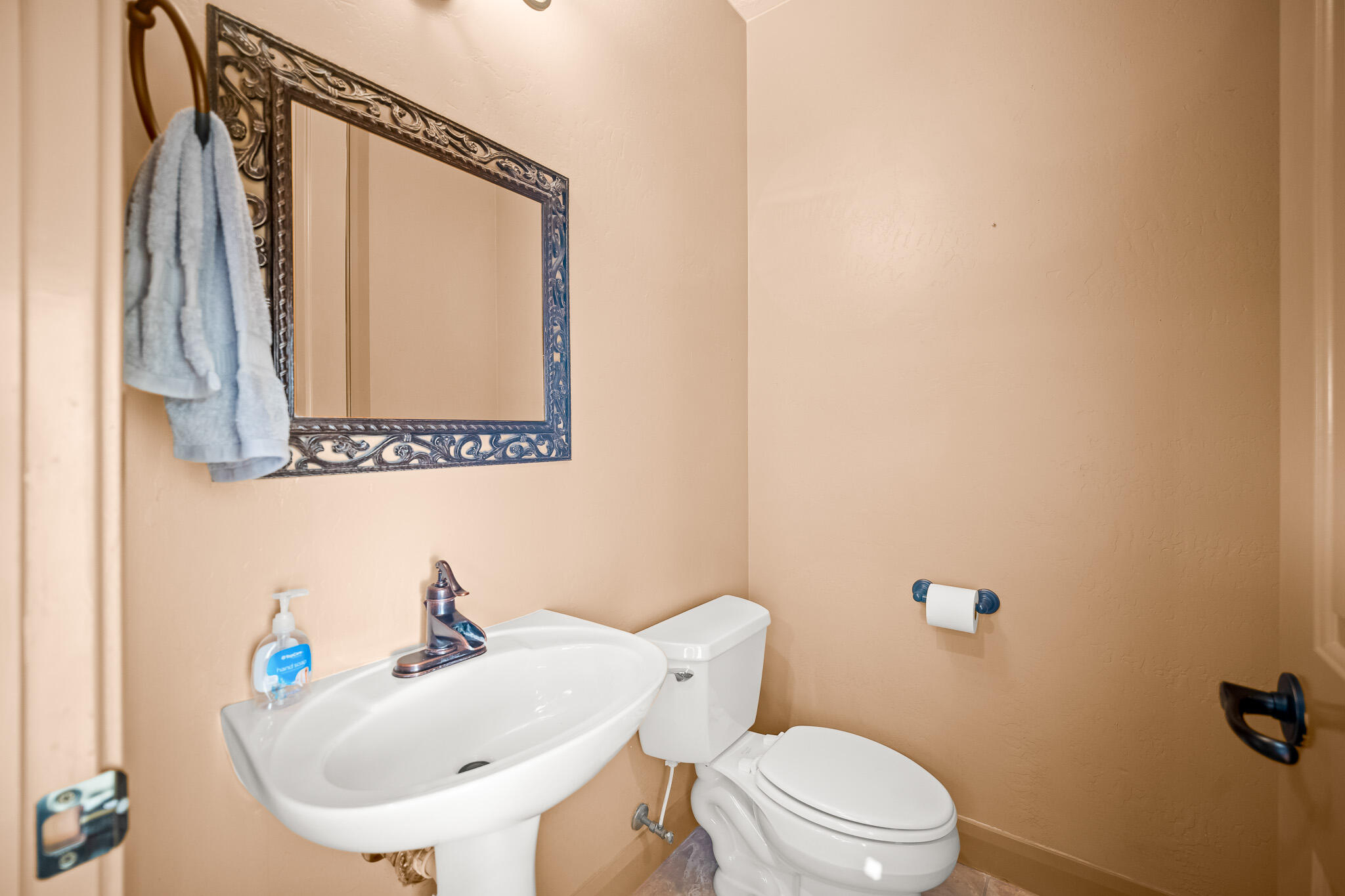 BRIDLE GATE ESTATES - Residential