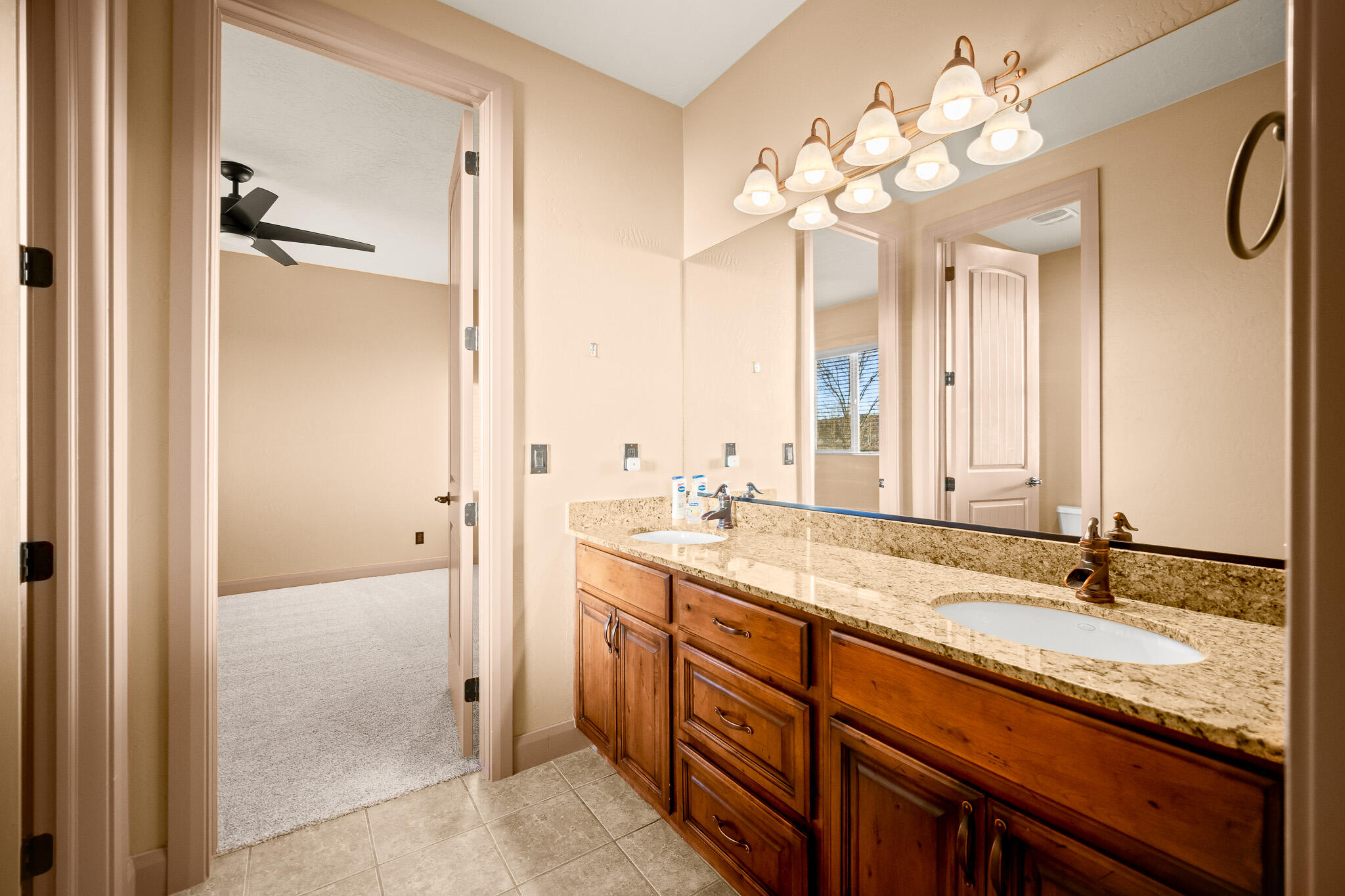 BRIDLE GATE ESTATES - Residential