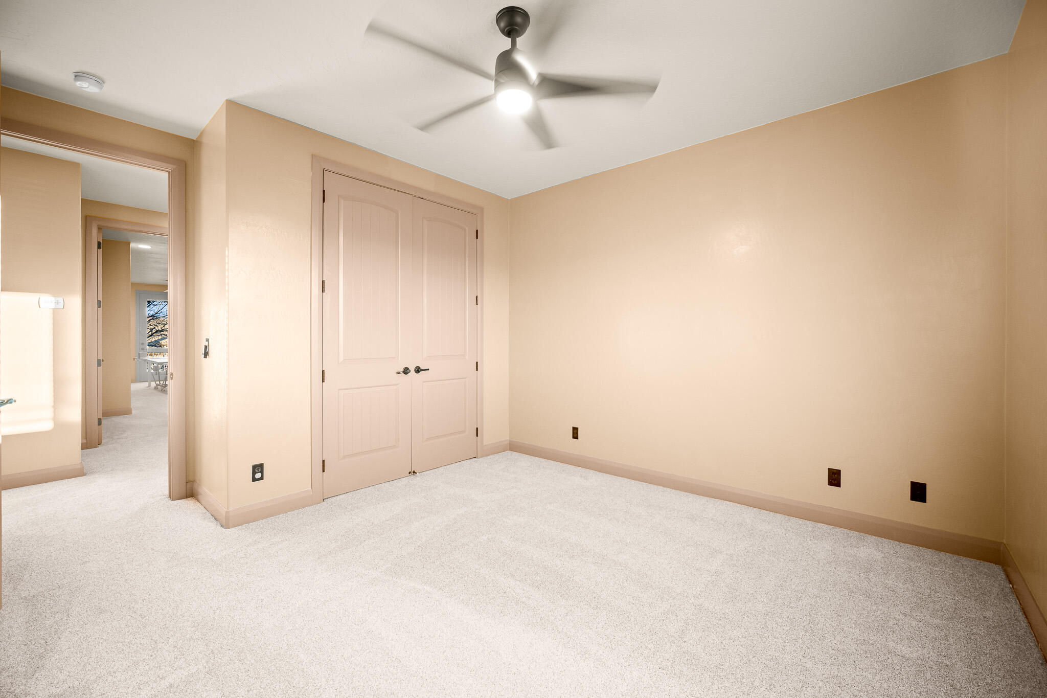 BRIDLE GATE ESTATES - Residential