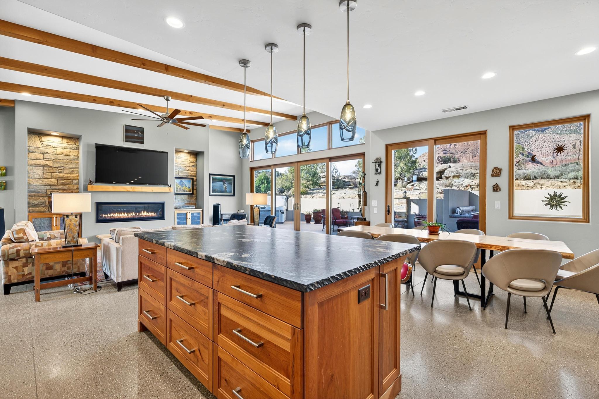 ANASAZI PLATEAU - Residential