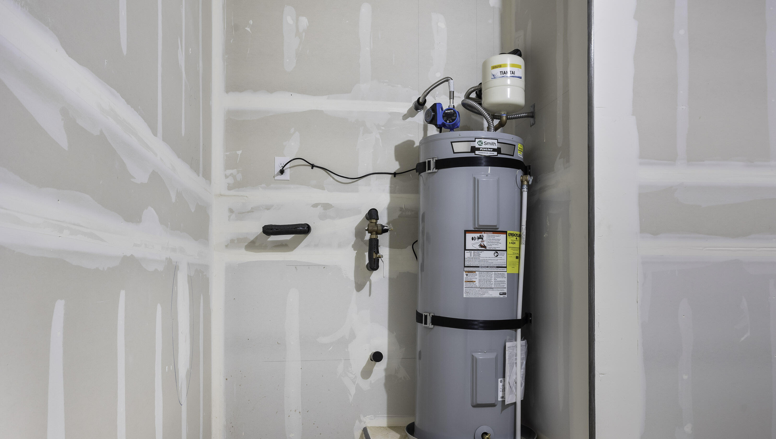 CORRAL HOLLOW AT LONG VALLEY - Residential