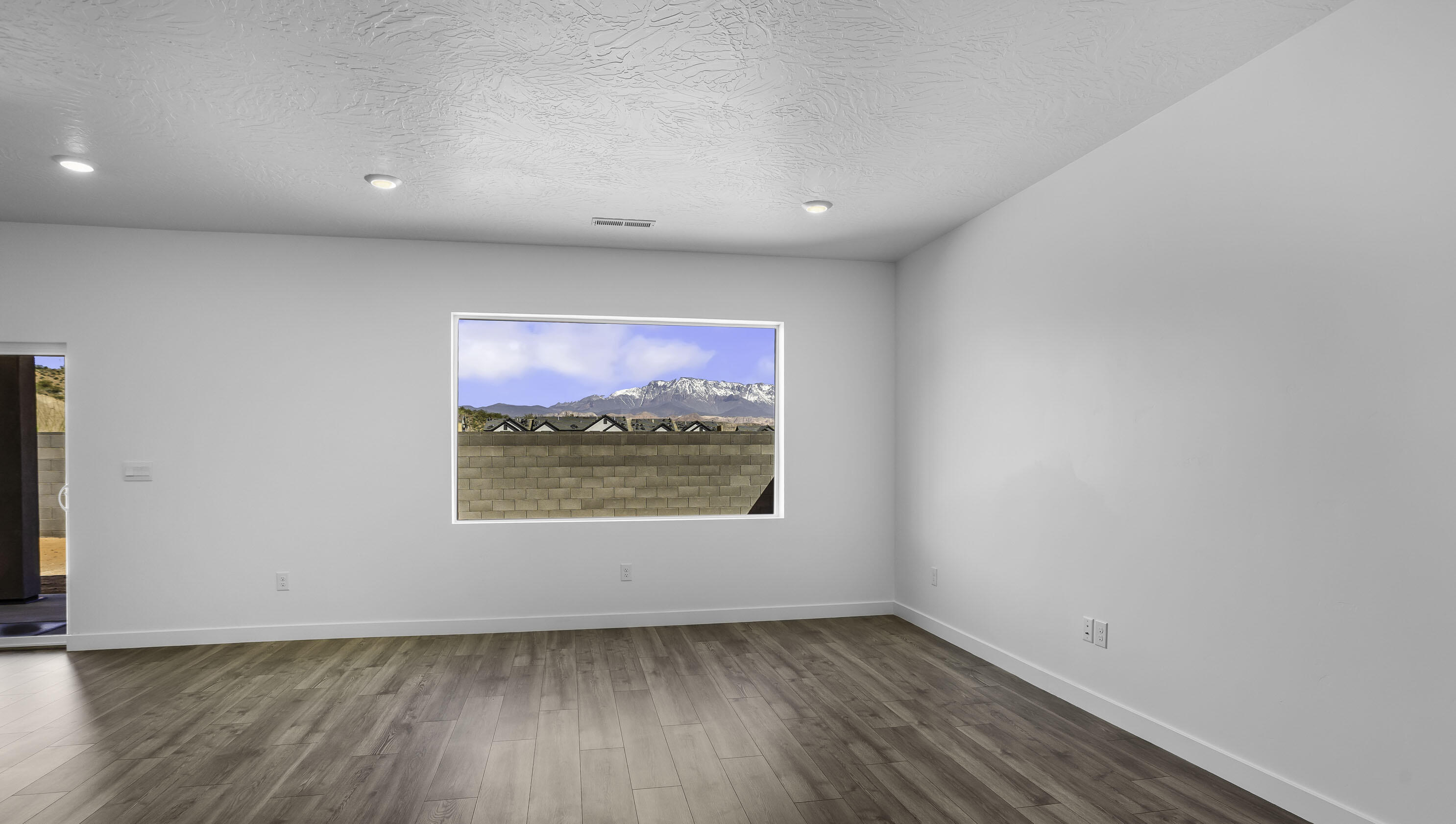 CORRAL HOLLOW AT LONG VALLEY - Residential