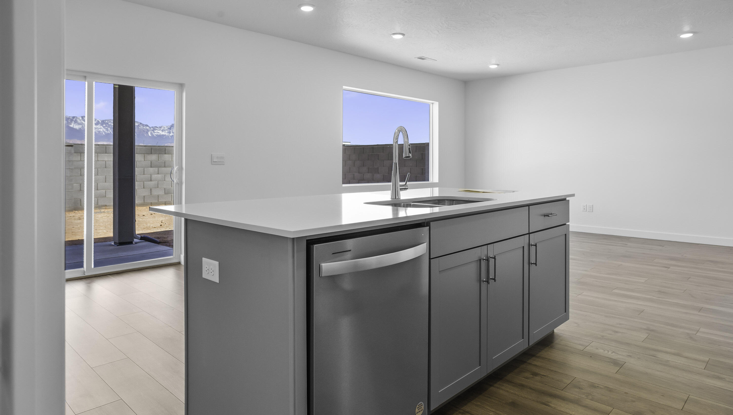 CORRAL HOLLOW AT LONG VALLEY - Residential