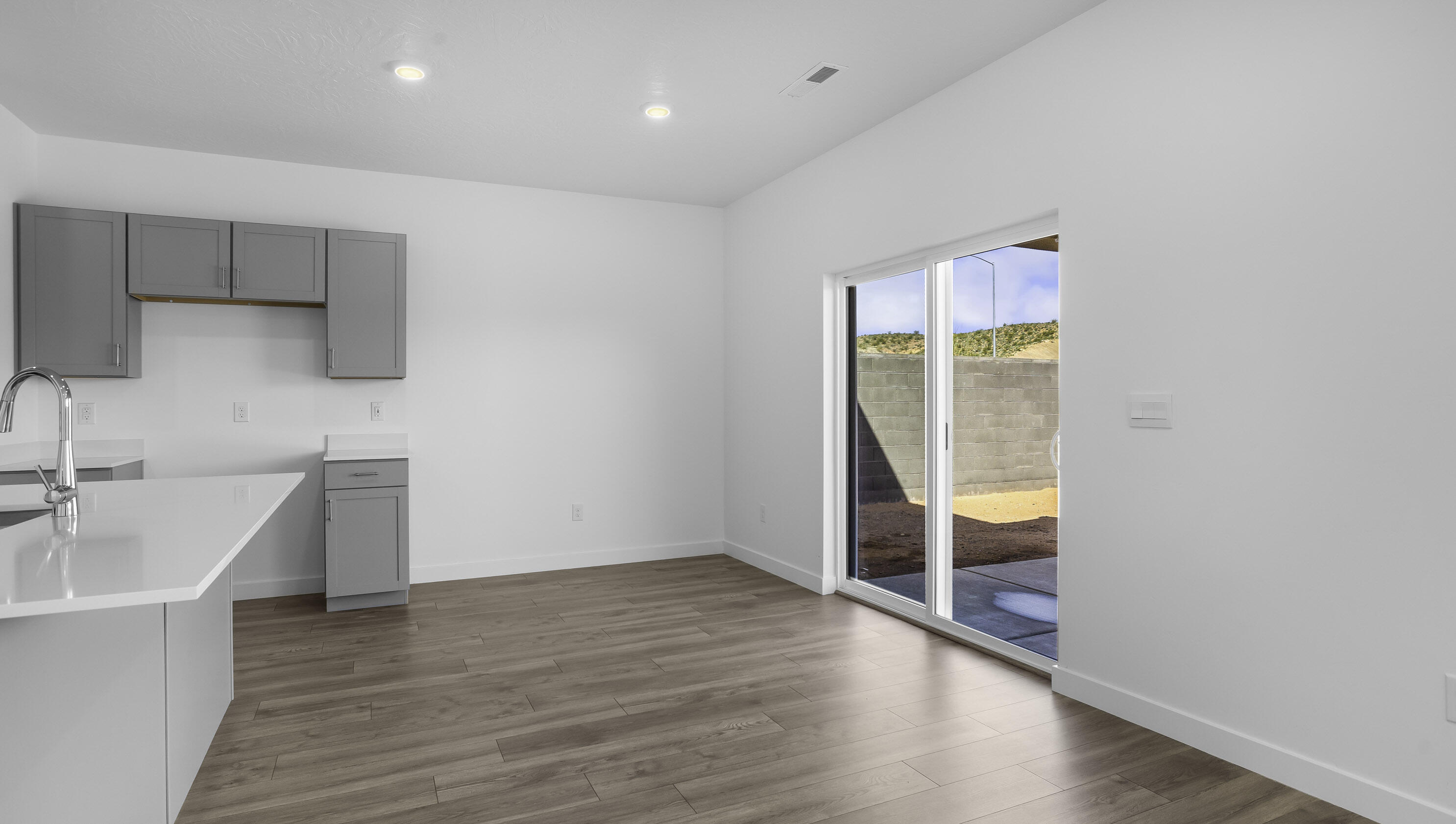 CORRAL HOLLOW AT LONG VALLEY - Residential