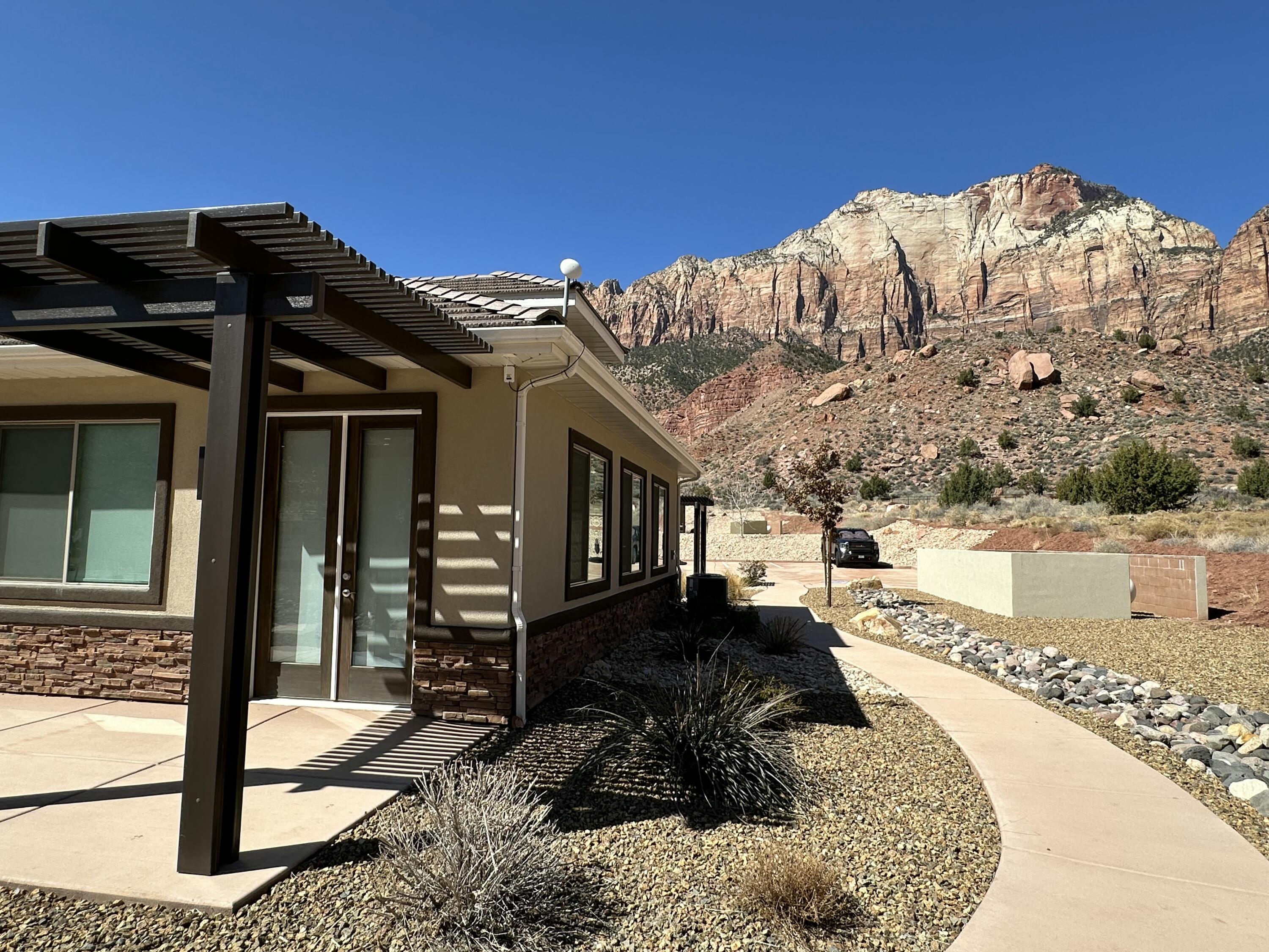 MOENAVE CONDO - Residential