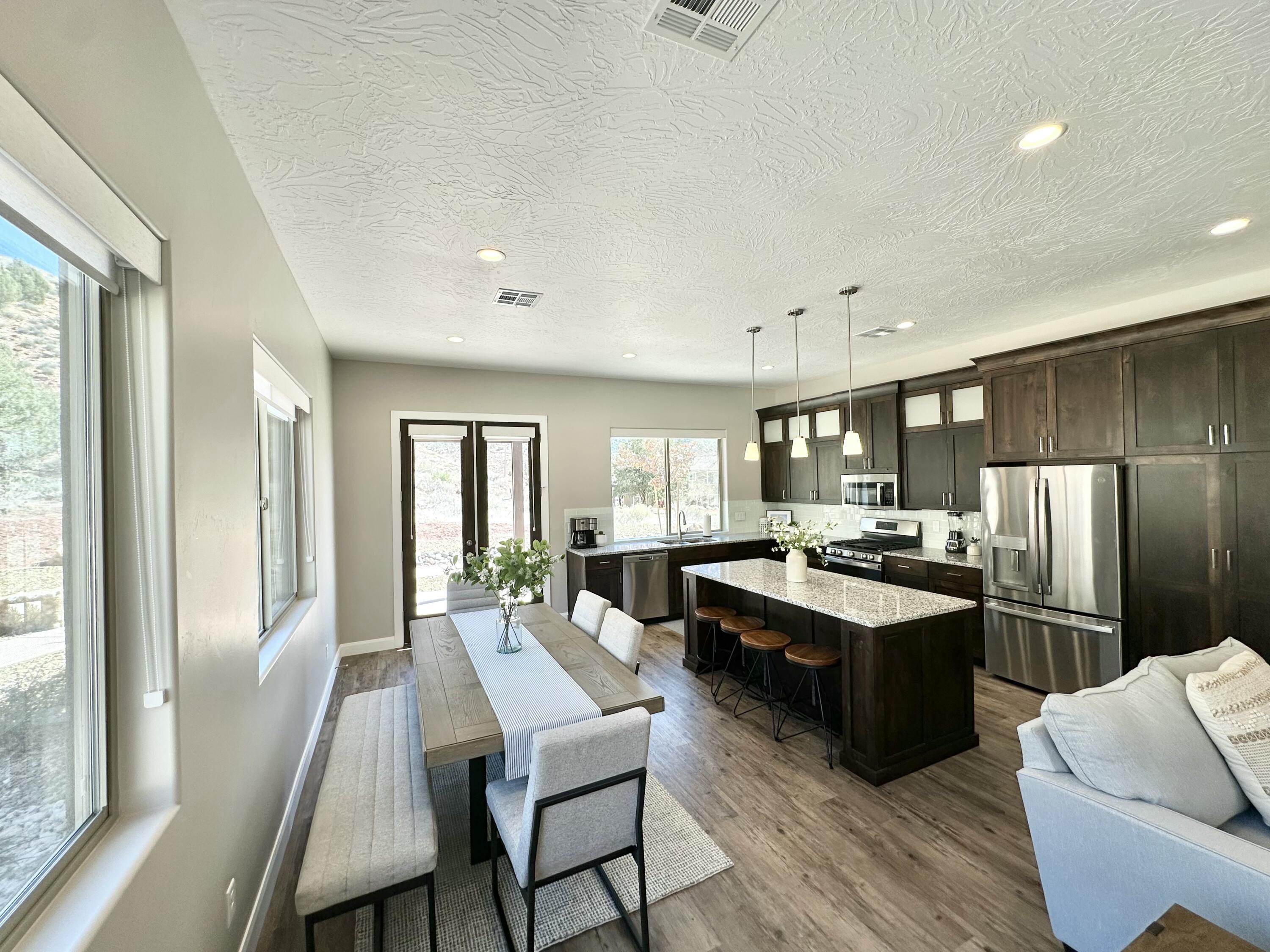 MOENAVE CONDO - Residential