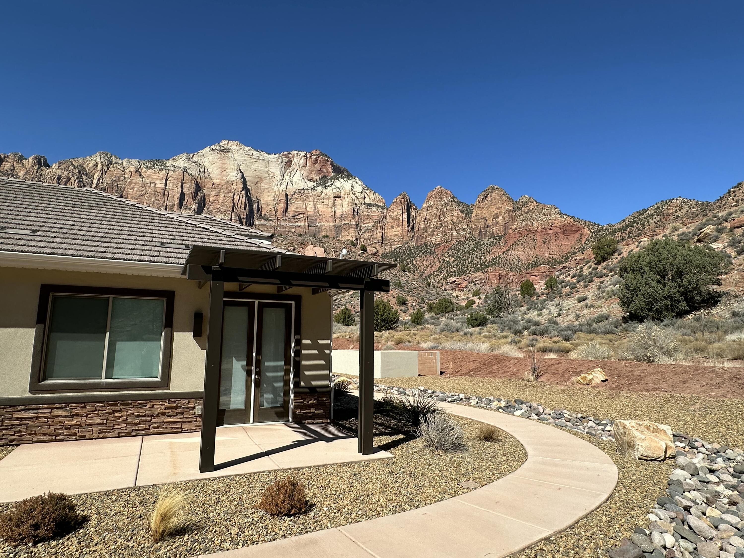 MOENAVE CONDO - Residential