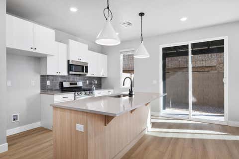 Tiny photo for 4009 E Razor DR 115 #115, Washington, UT 84780 (MLS # 26-273413)
