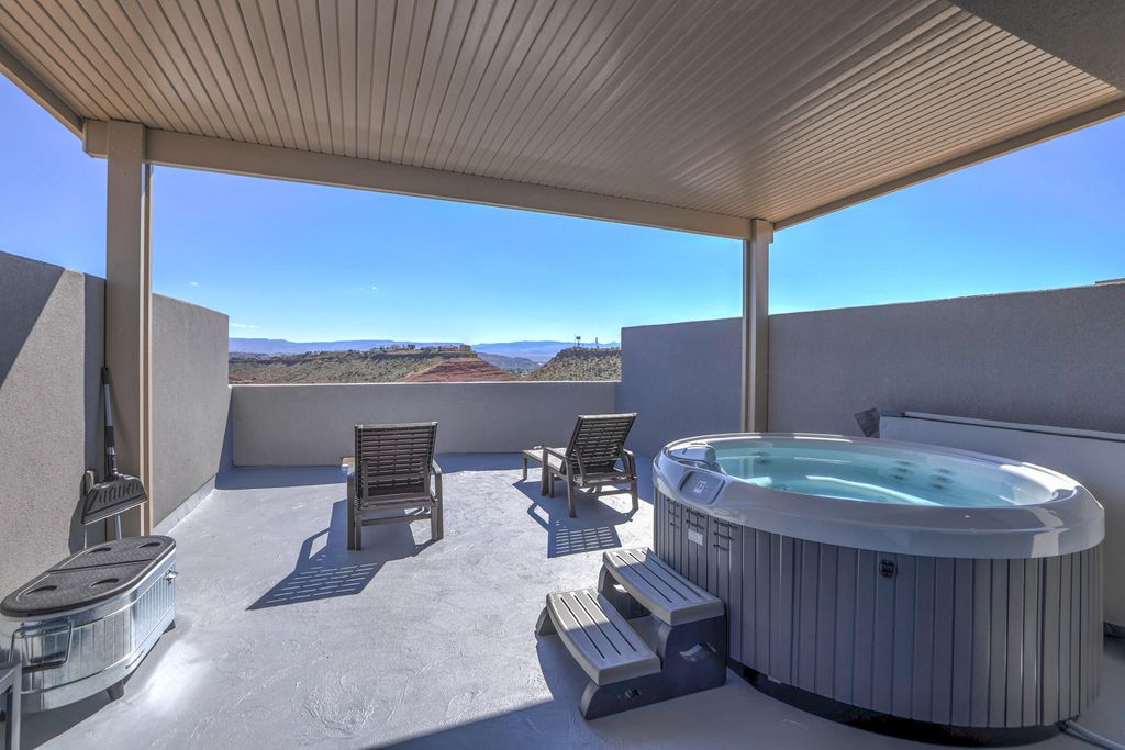 Photo of 840 N Twin Lakes DR 404 #404, Saint George, UT 84770 (MLS # 26-271445)