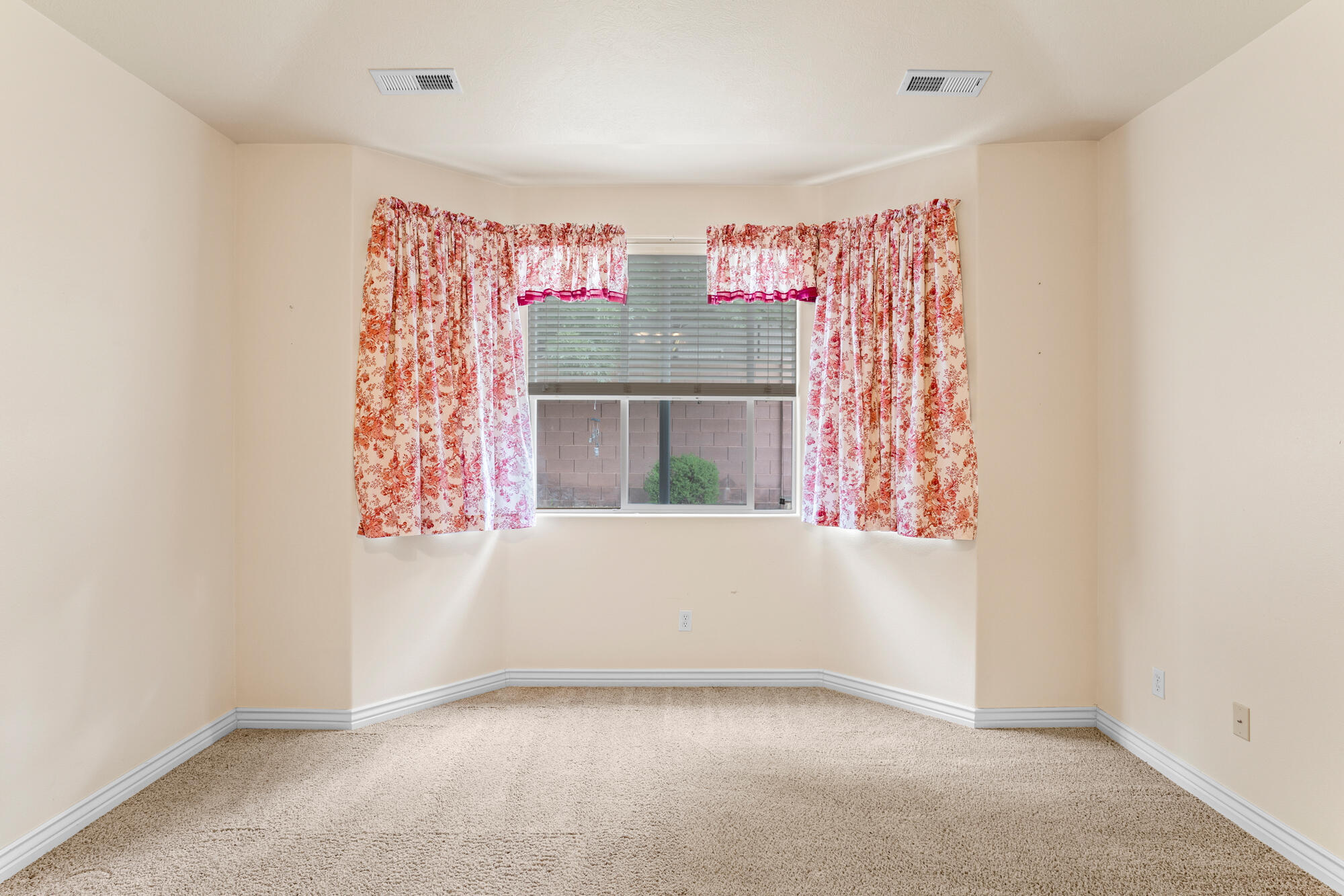 COUNTRYSIDE - Residential