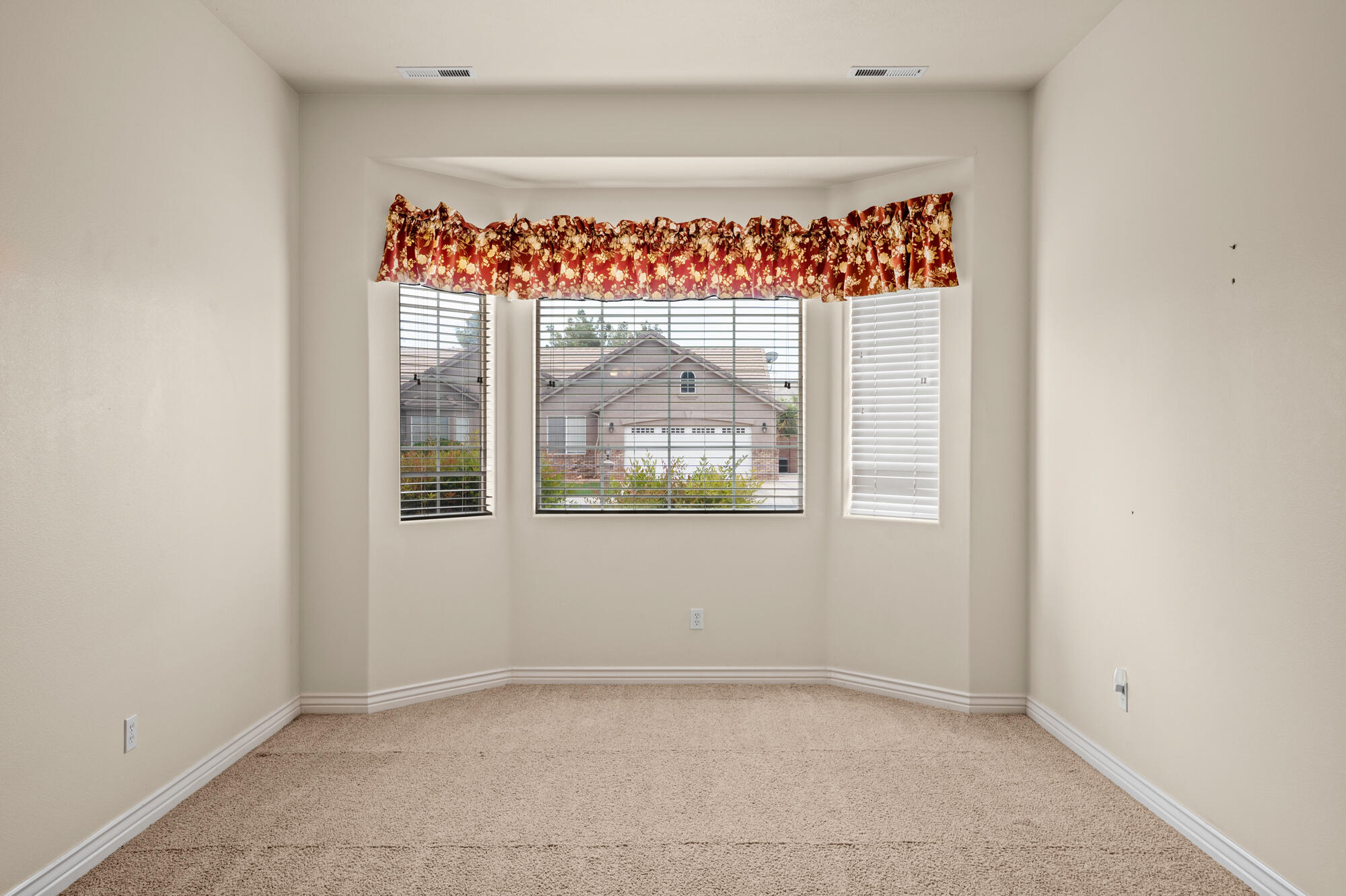 COUNTRYSIDE - Residential