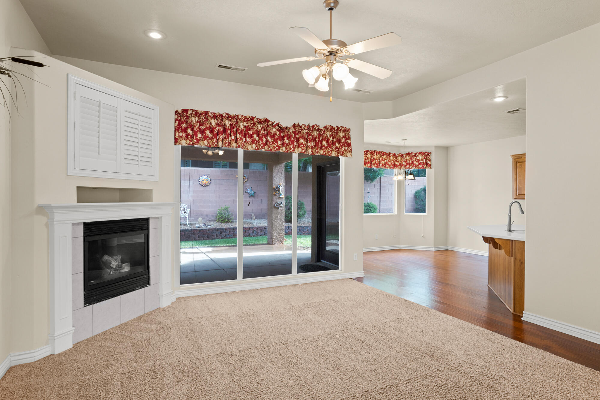 COUNTRYSIDE - Residential