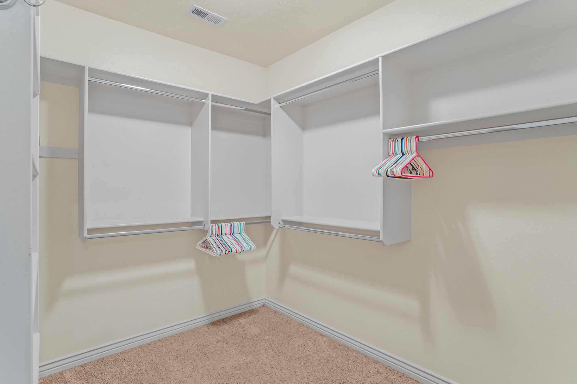 COUNTRYSIDE - Residential