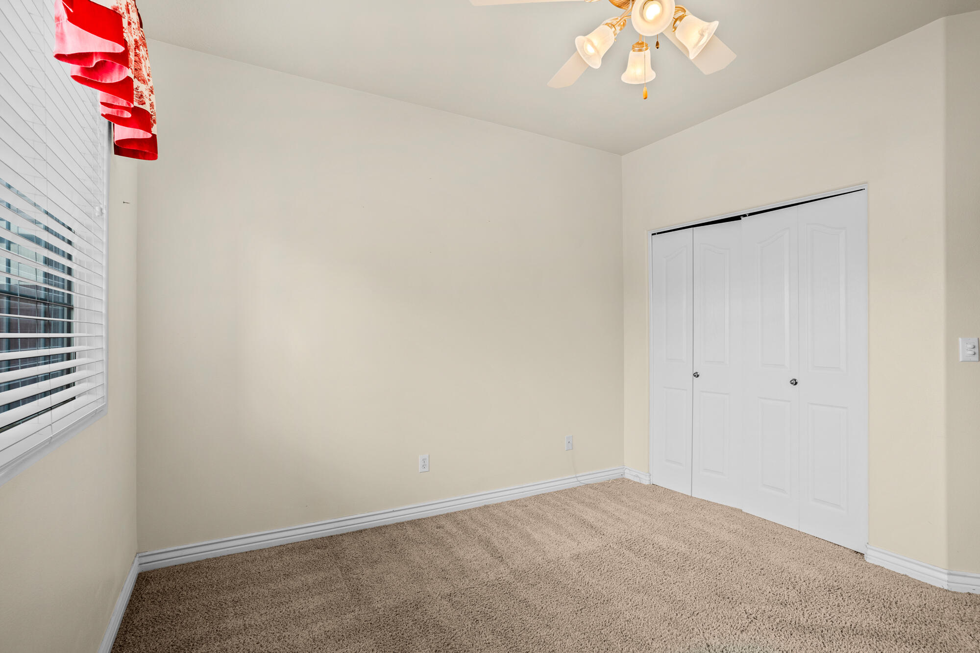 COUNTRYSIDE - Residential