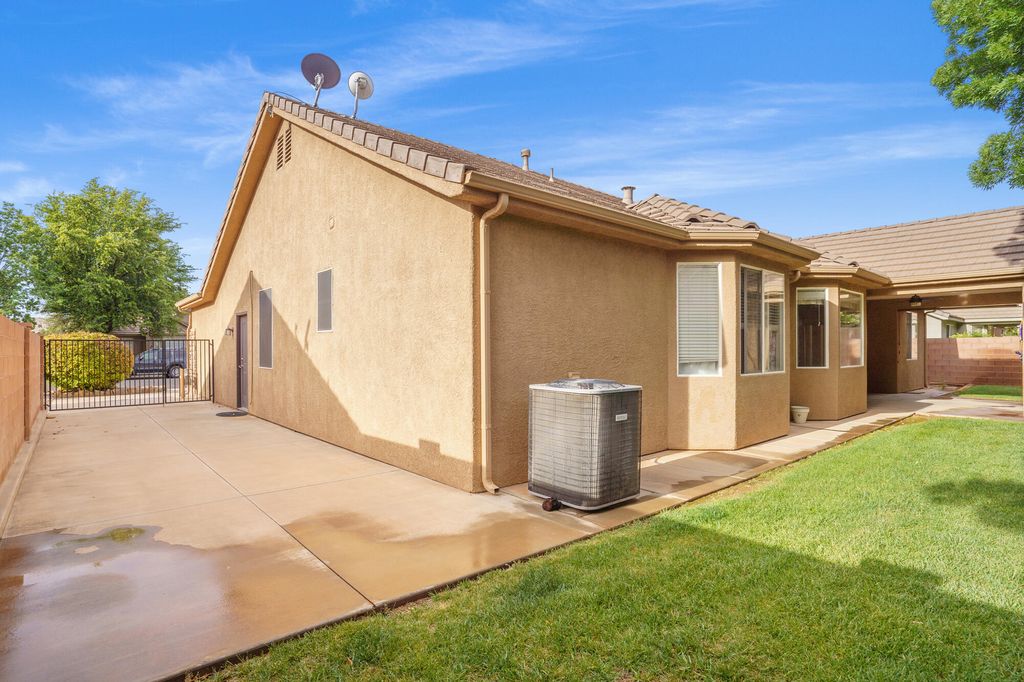 Photo of 591 E 1050 S, Saint George, UT 84790 (MLS # 26-271629)