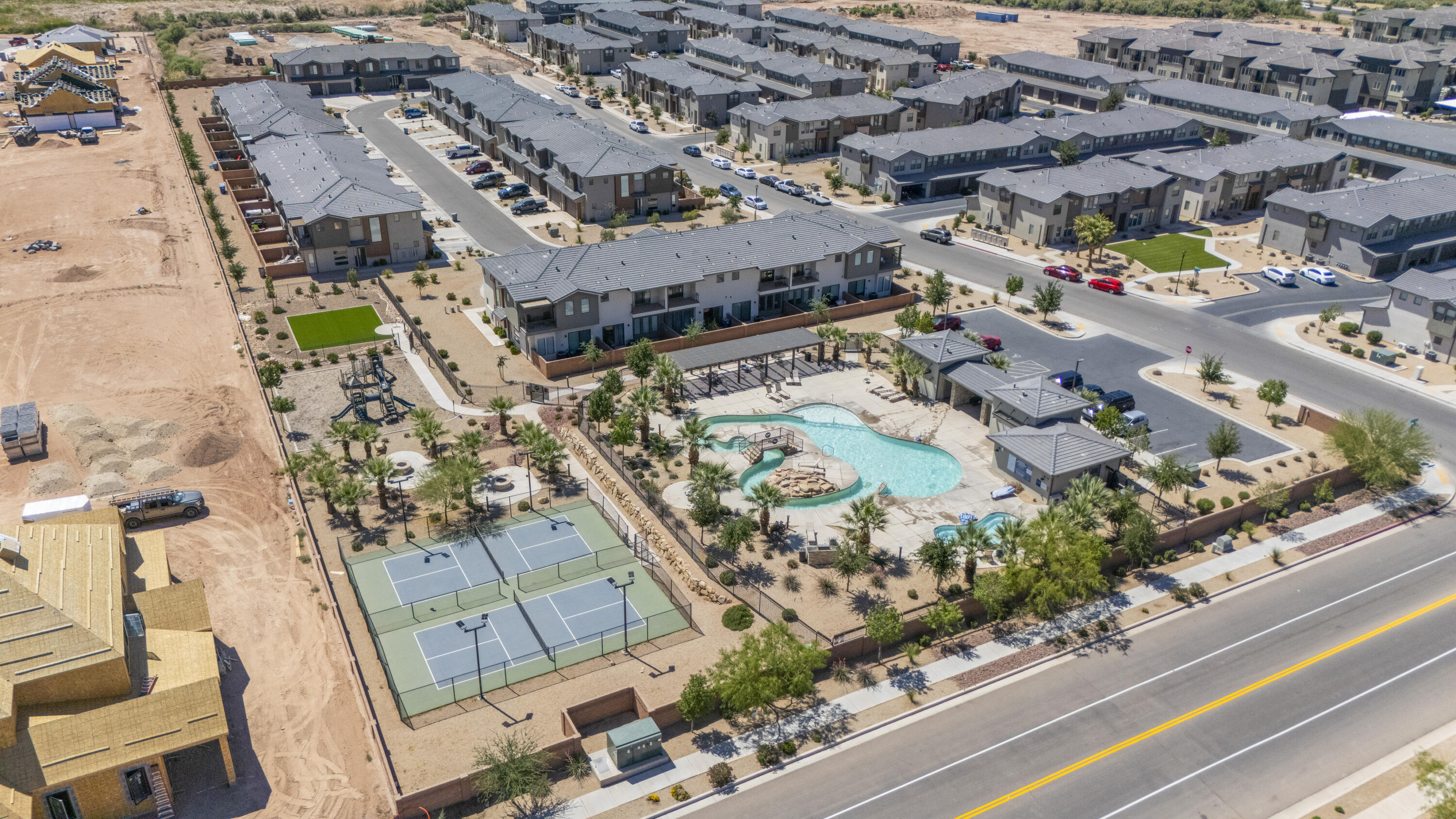 WOODLAND TOWNHOMES - Residential
