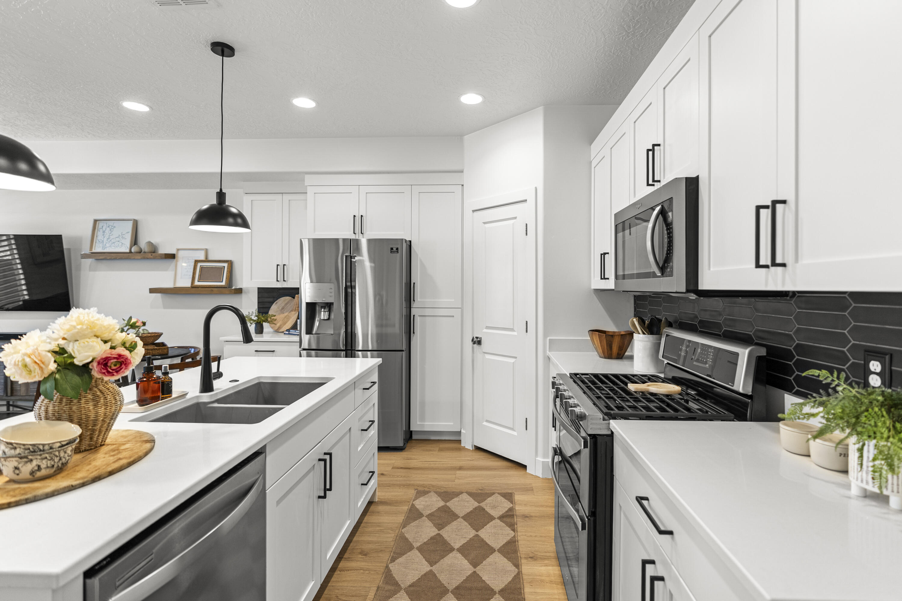 WOODLAND TOWNHOMES - Residential