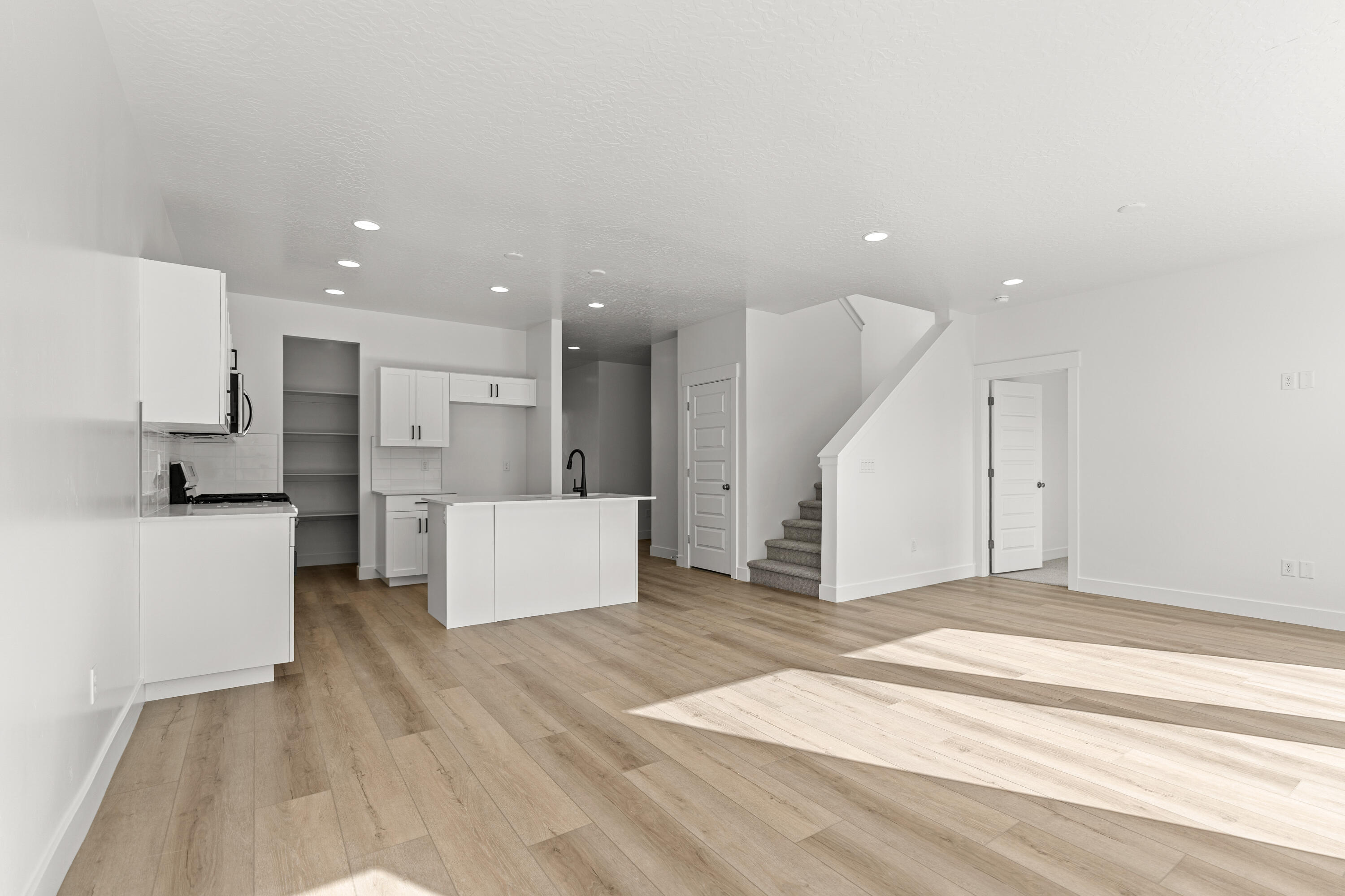 DESERT REFLECTION - Residential