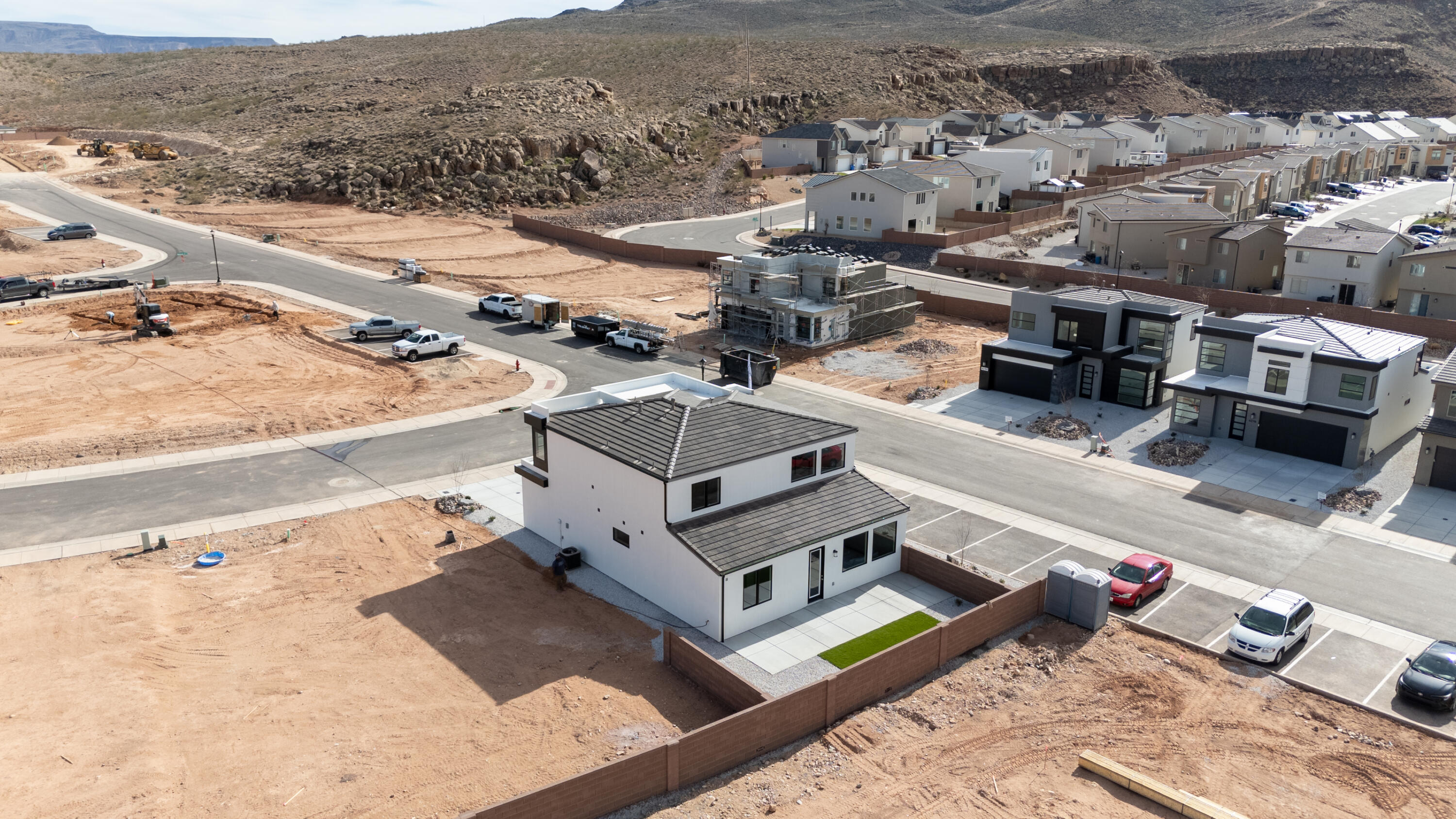 DESERT REFLECTION - Residential