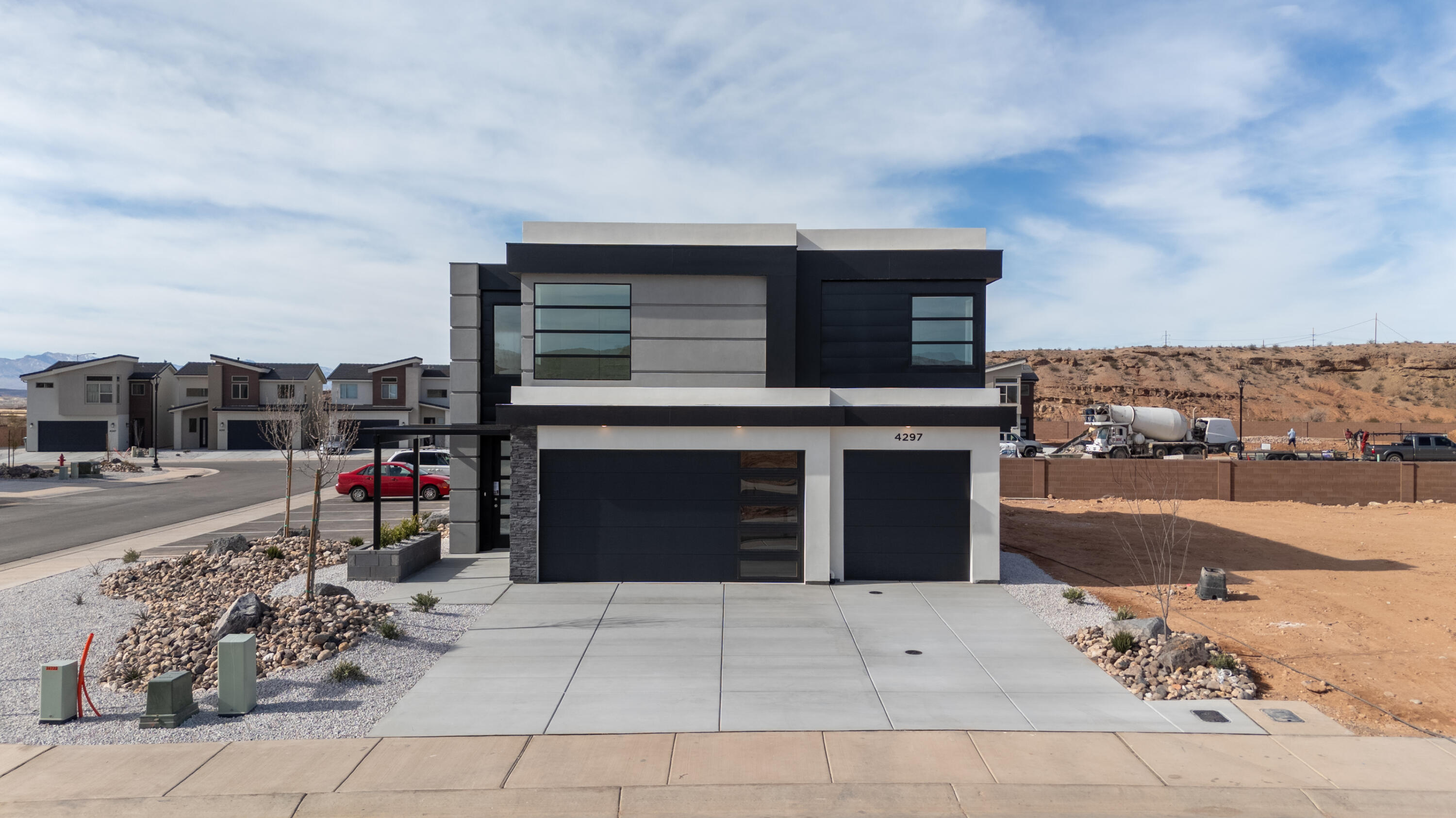 DESERT REFLECTION - Residential