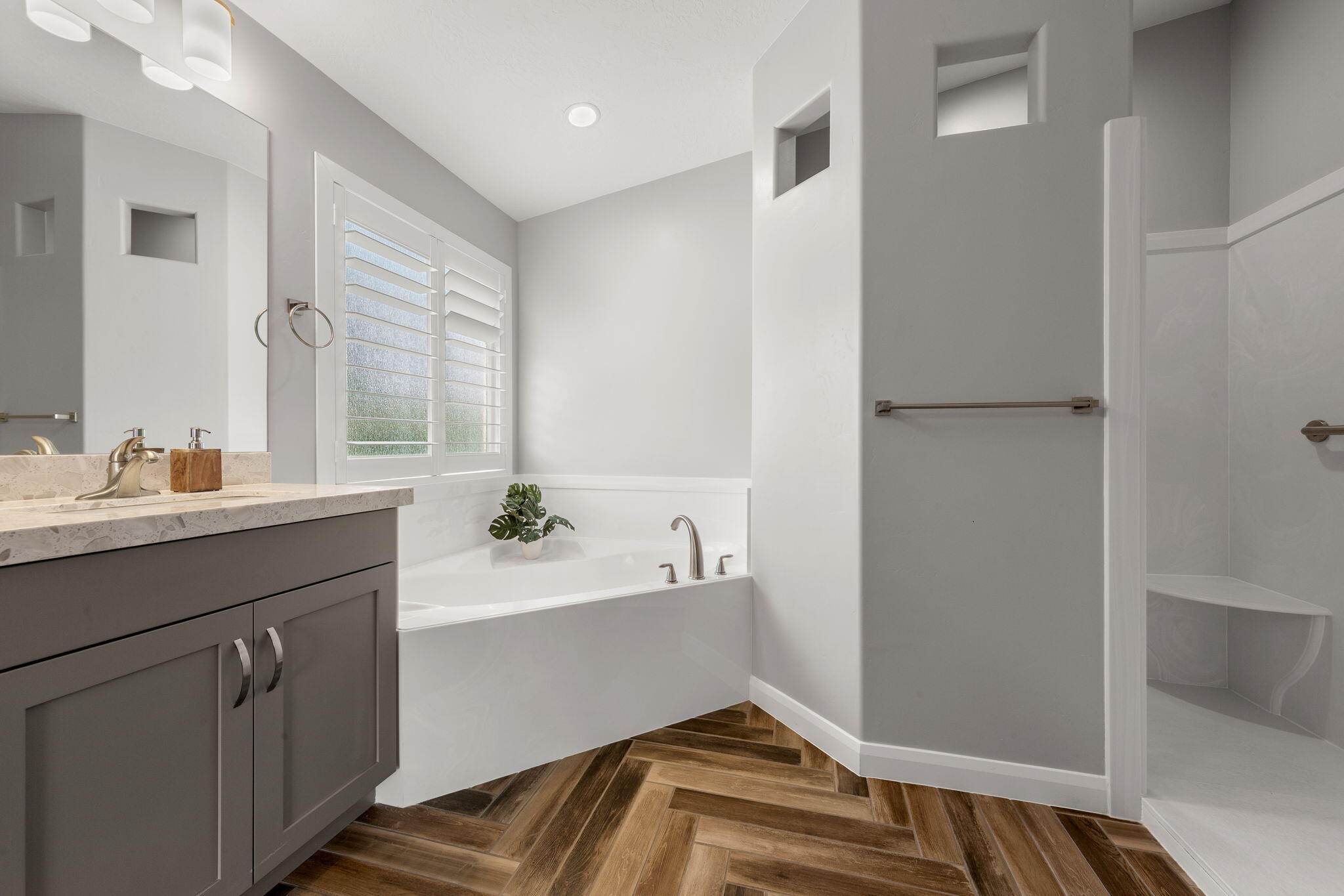 ELMWOOD ESTATES - Residential