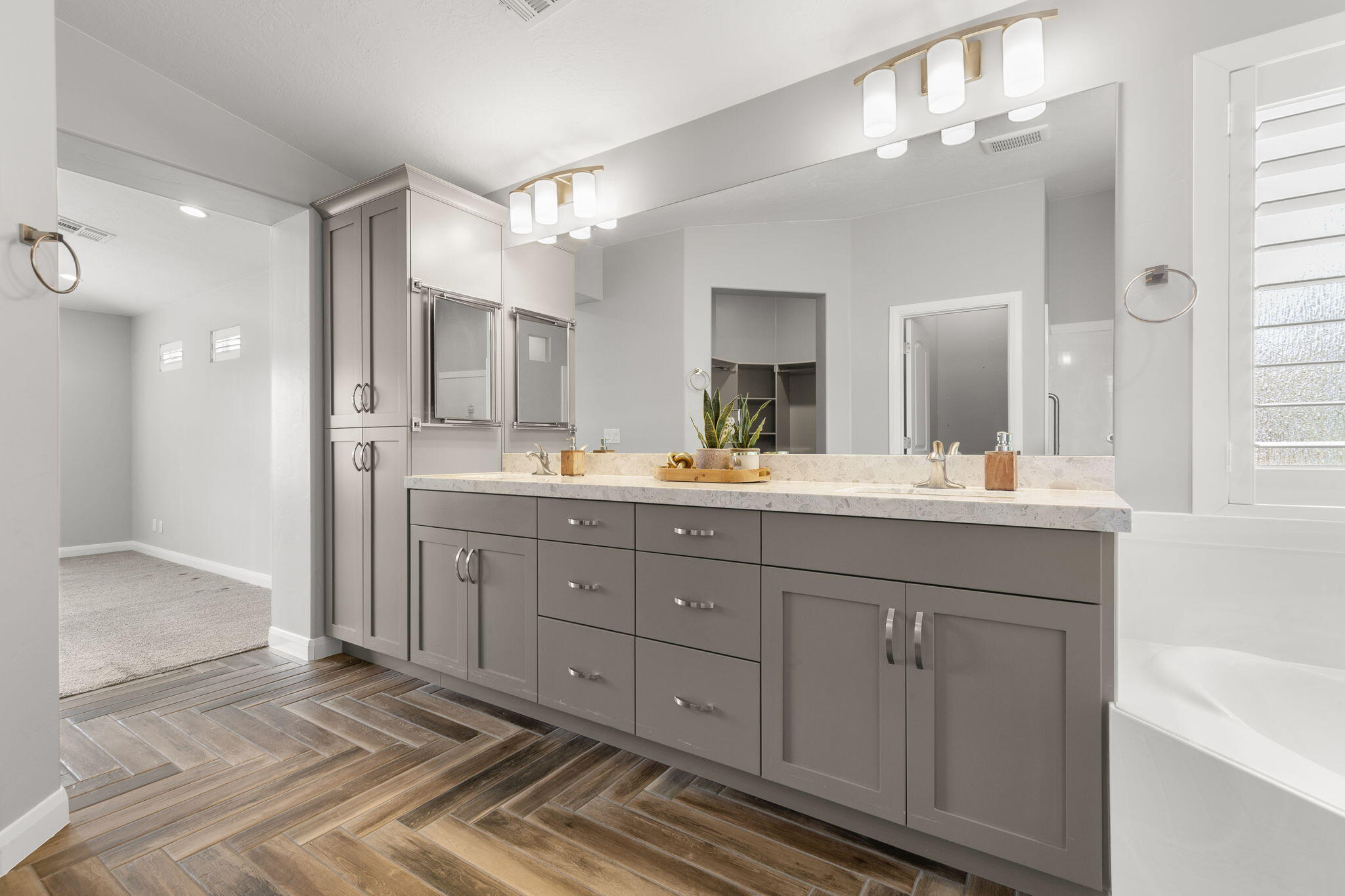 ELMWOOD ESTATES - Residential