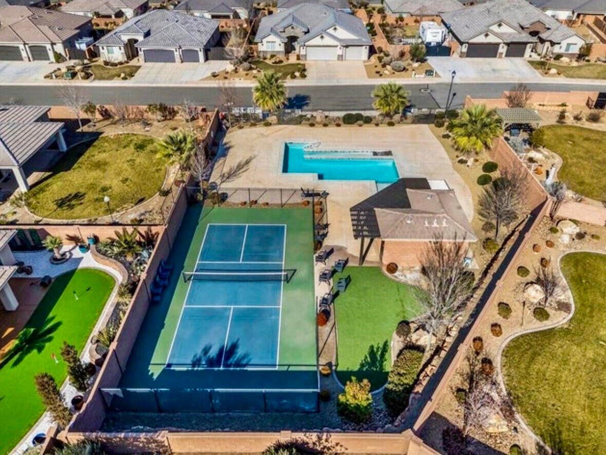 ELMWOOD ESTATES - Residential