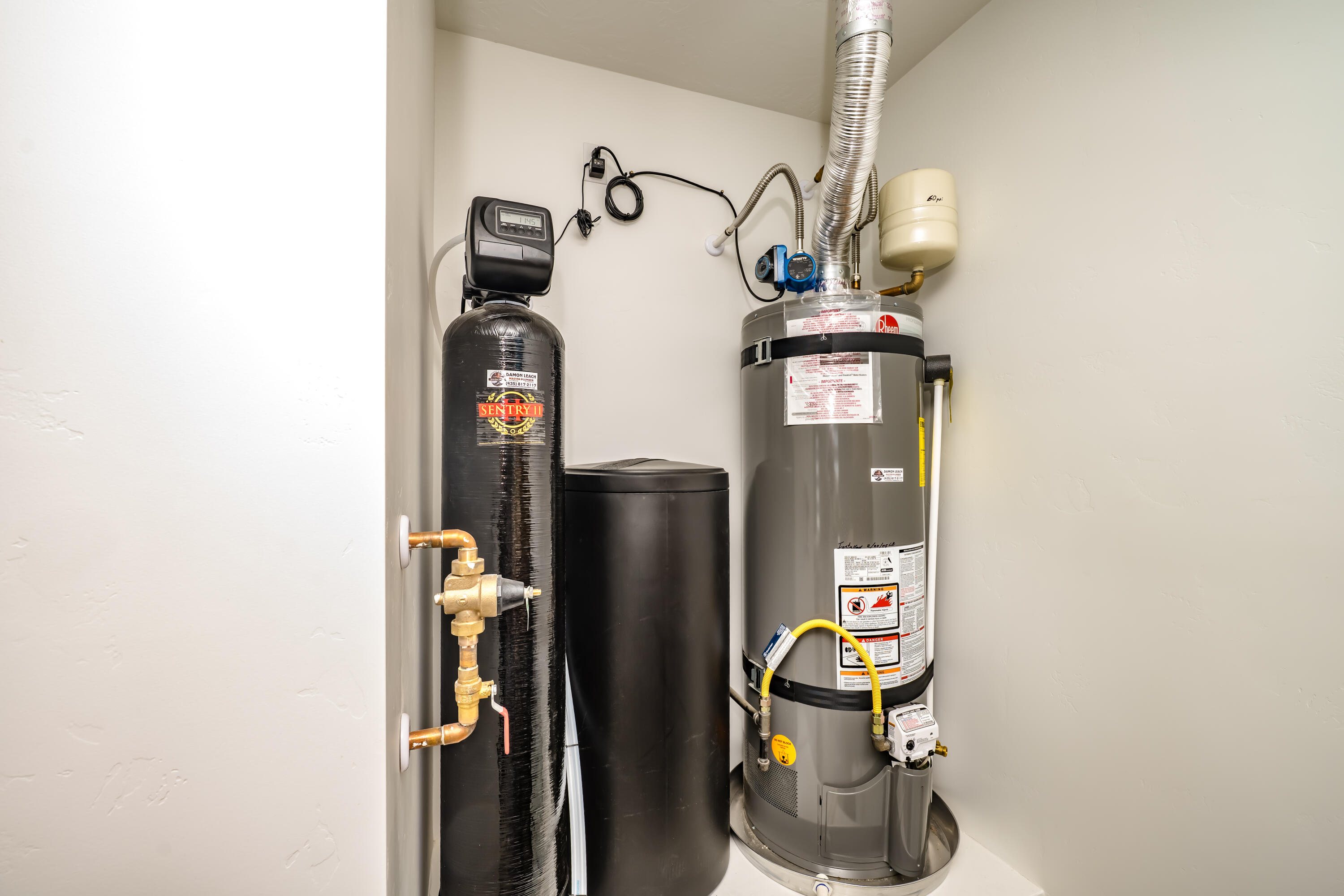 SALARNO HILLS AT DIVARIO - Residential