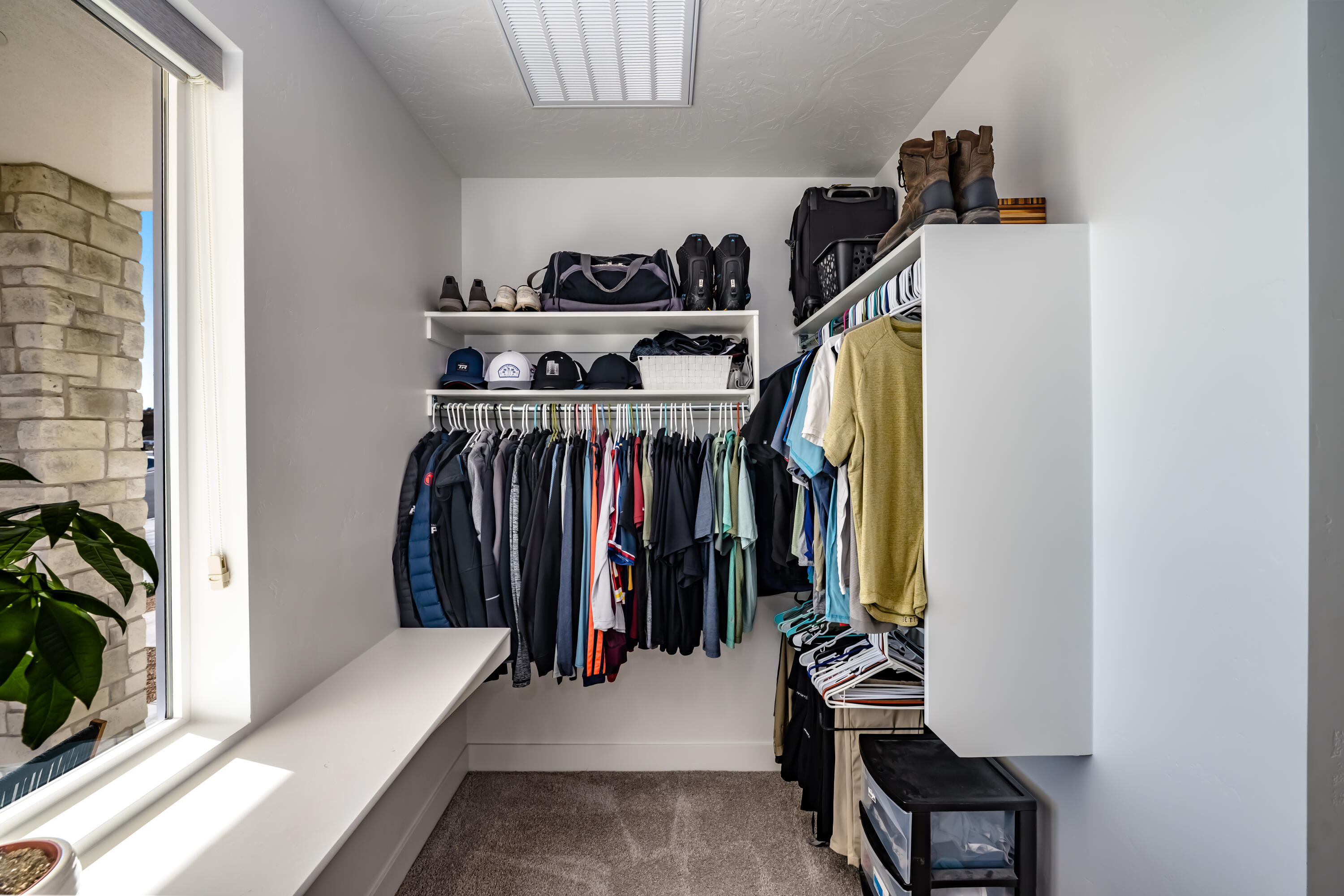 SALARNO HILLS AT DIVARIO - Residential