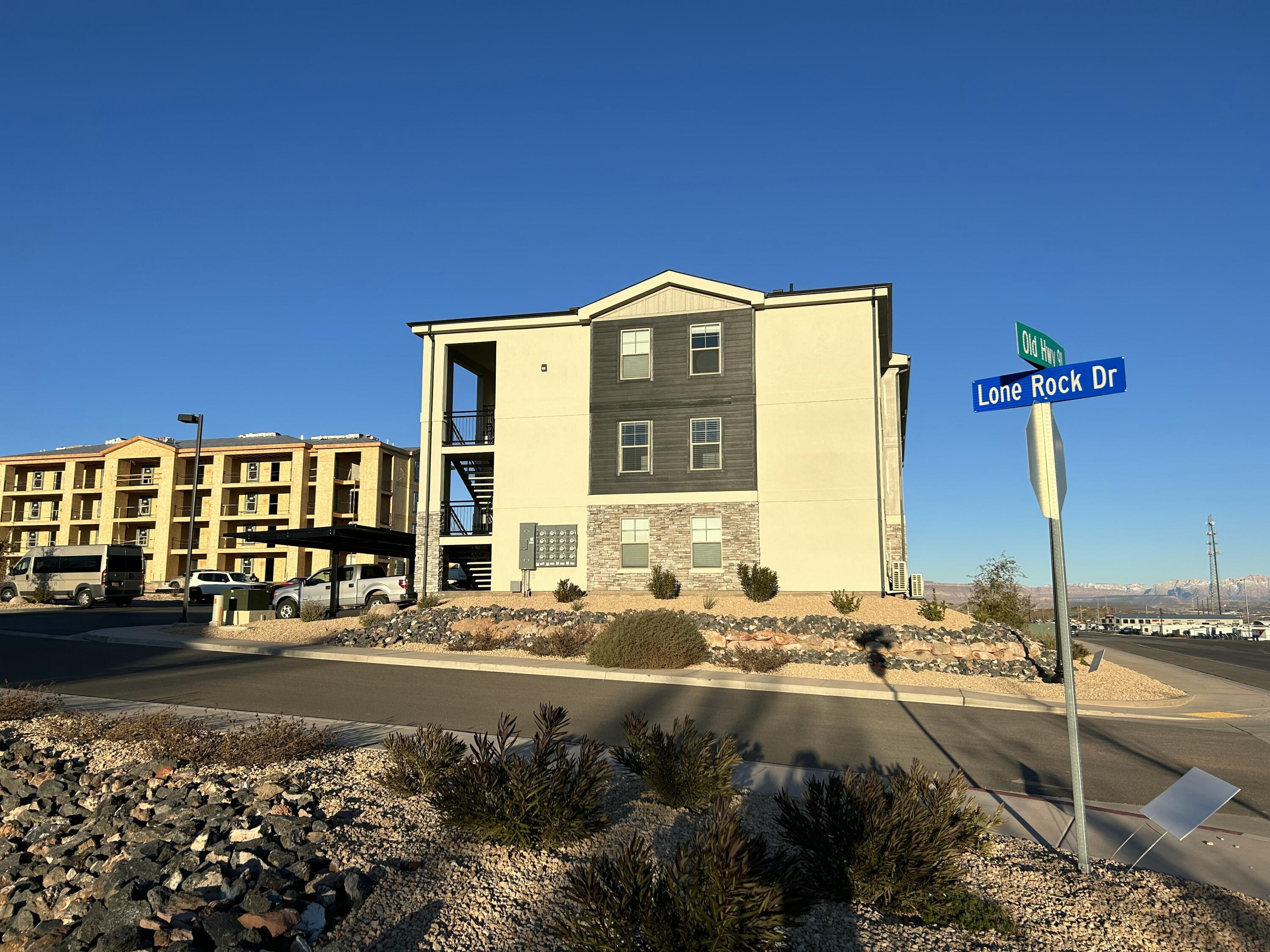 LONE ROCK CONDO'S - Residential