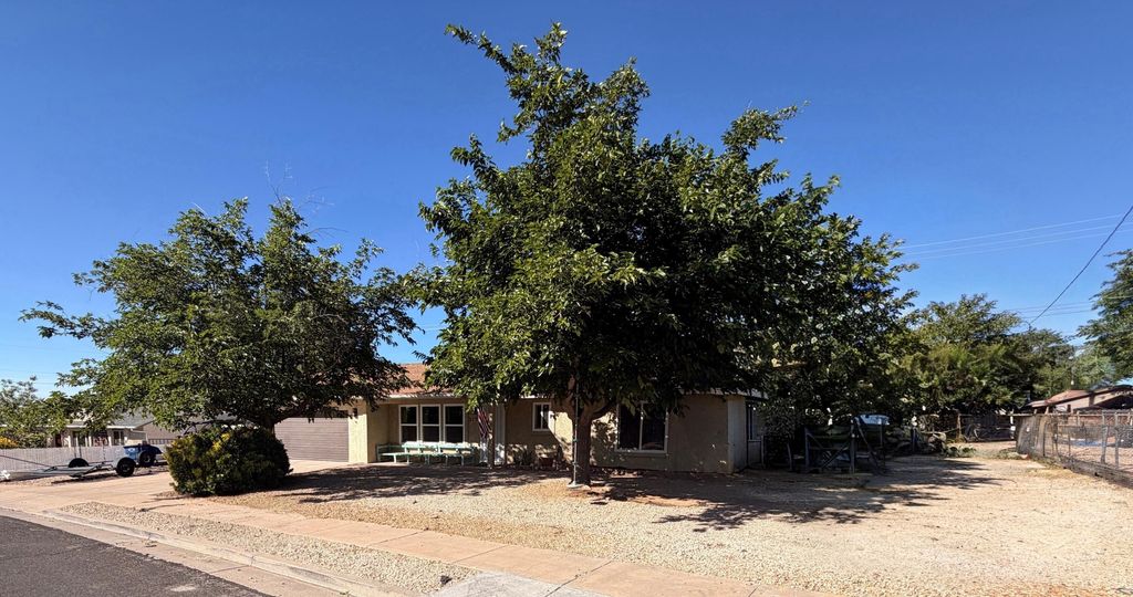 Photo of 315 N PLAYA DELLA ROSITA, Washington, UT 84780 (MLS # 26-271605)