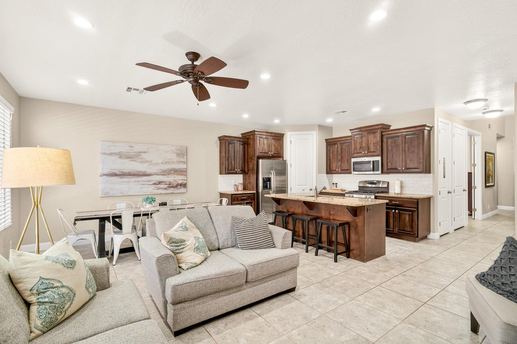 Photo of 4279 E Razor Ridge DR, Washington, UT 84780 (MLS # 26-275850)