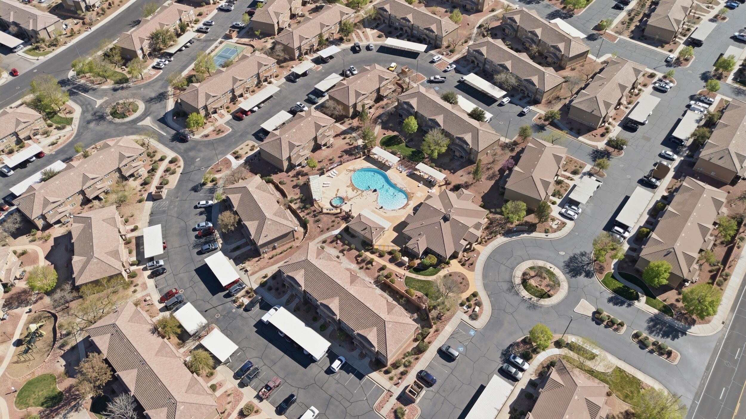 HIDDEN VALLEY TOWN HOMES - Residential