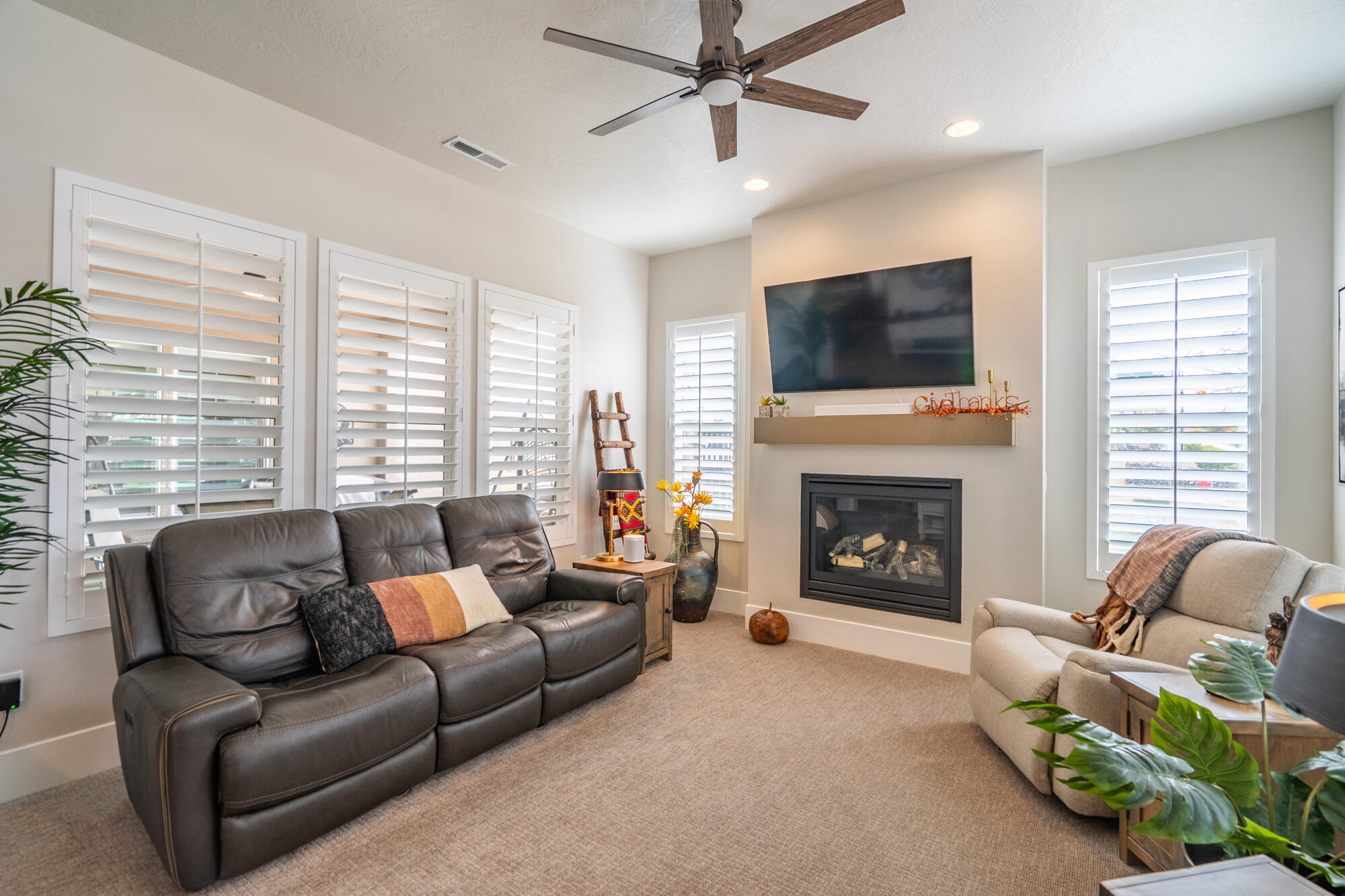 AUBURN HILLS - Residential