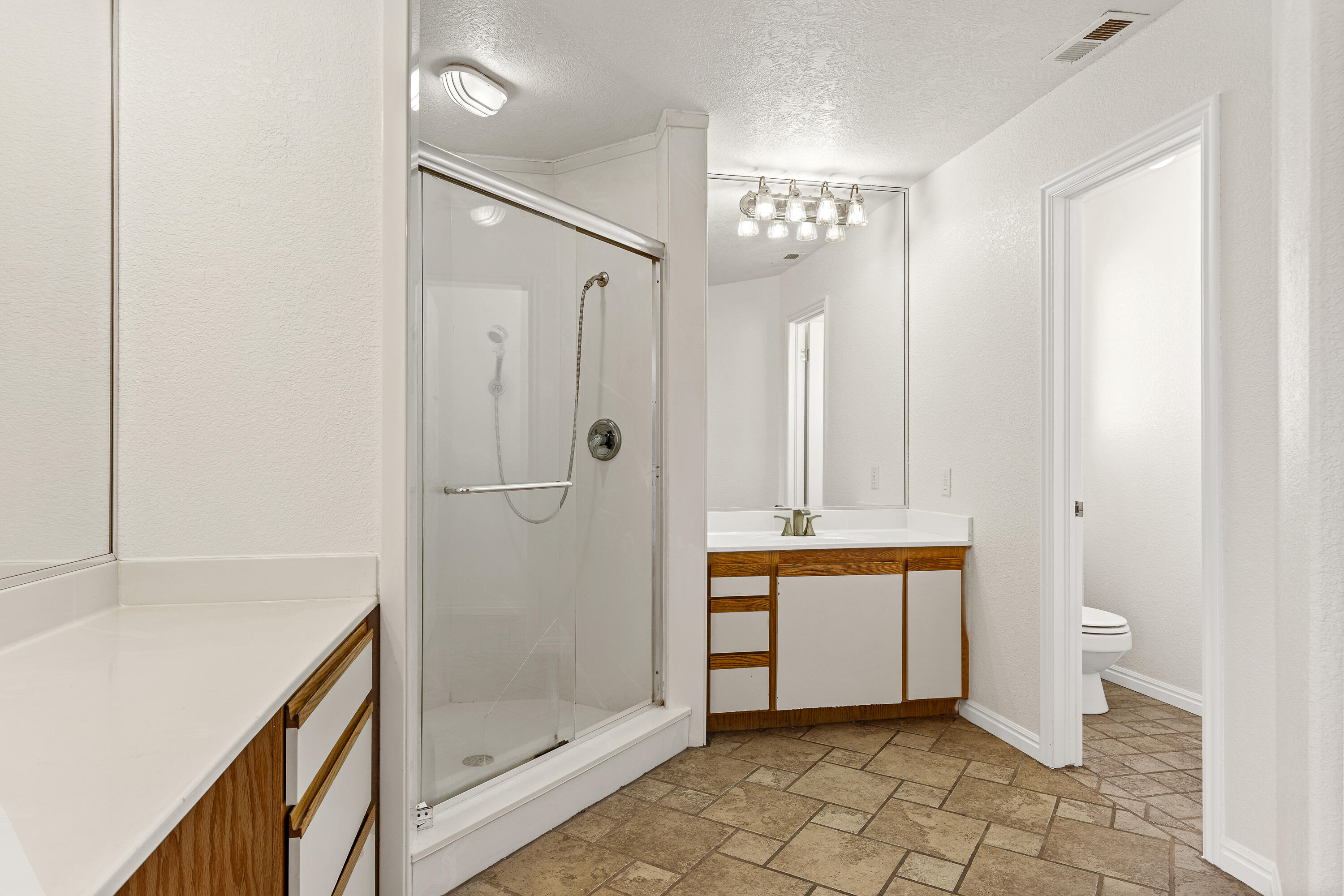 BLOOMINGTON HILLS - Residential