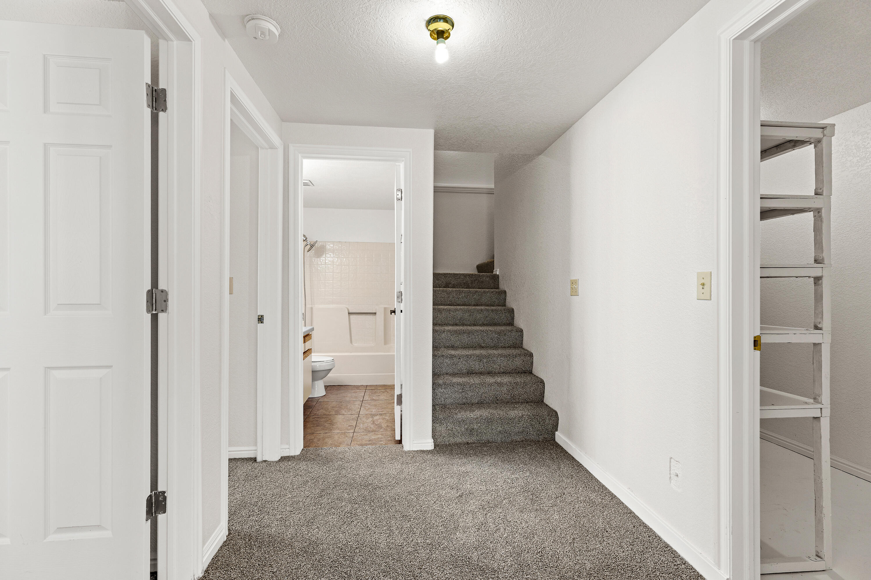 BLOOMINGTON HILLS - Residential