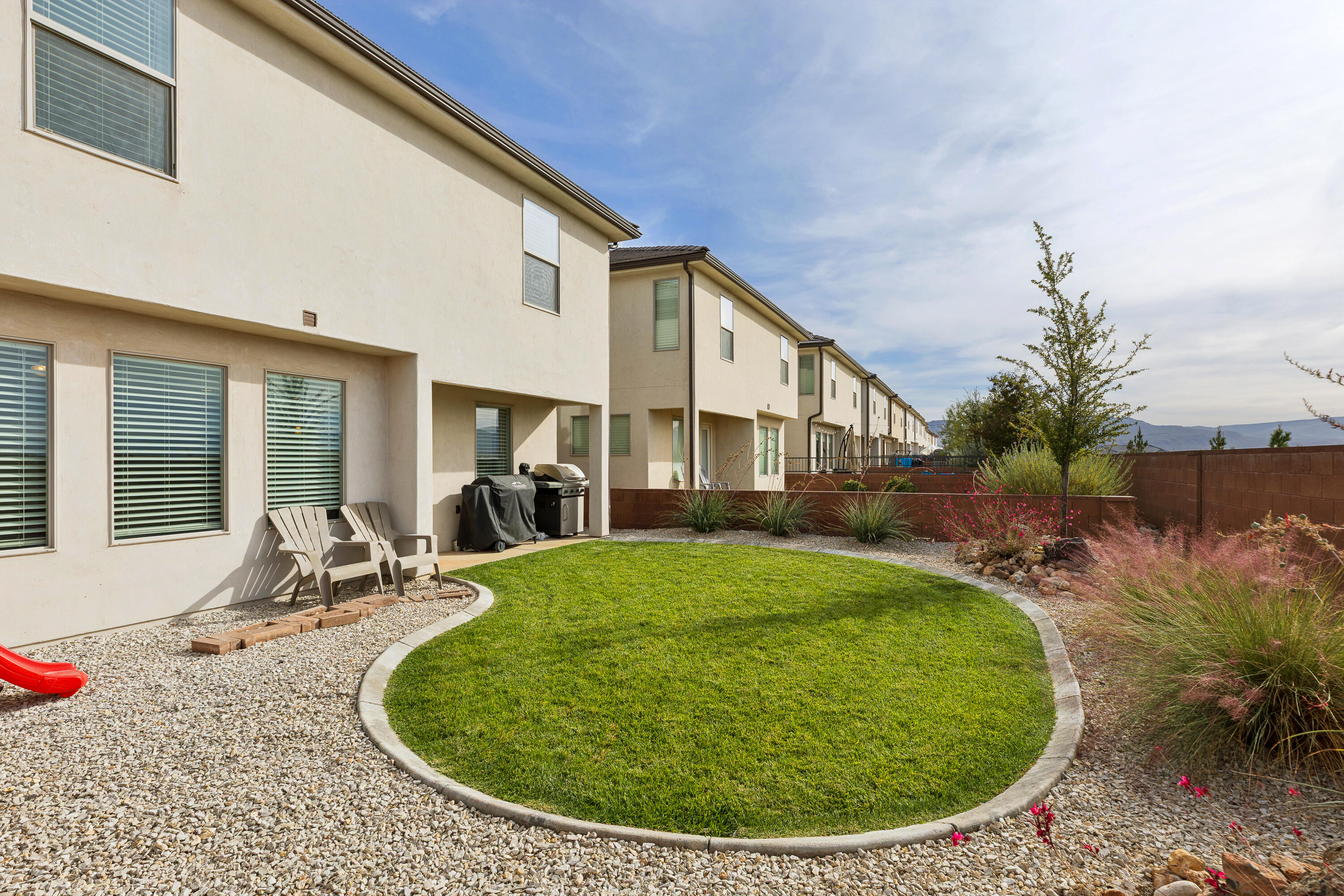 DESERT HOLLOW - Residential