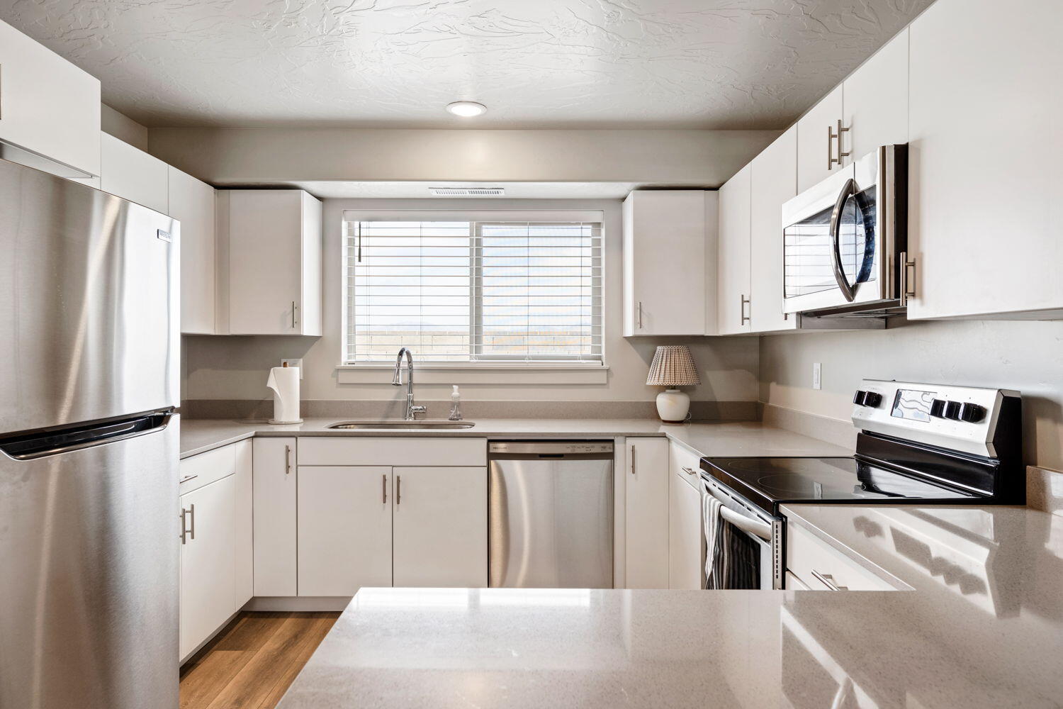 LONE ROCK CONDO'S - Residential