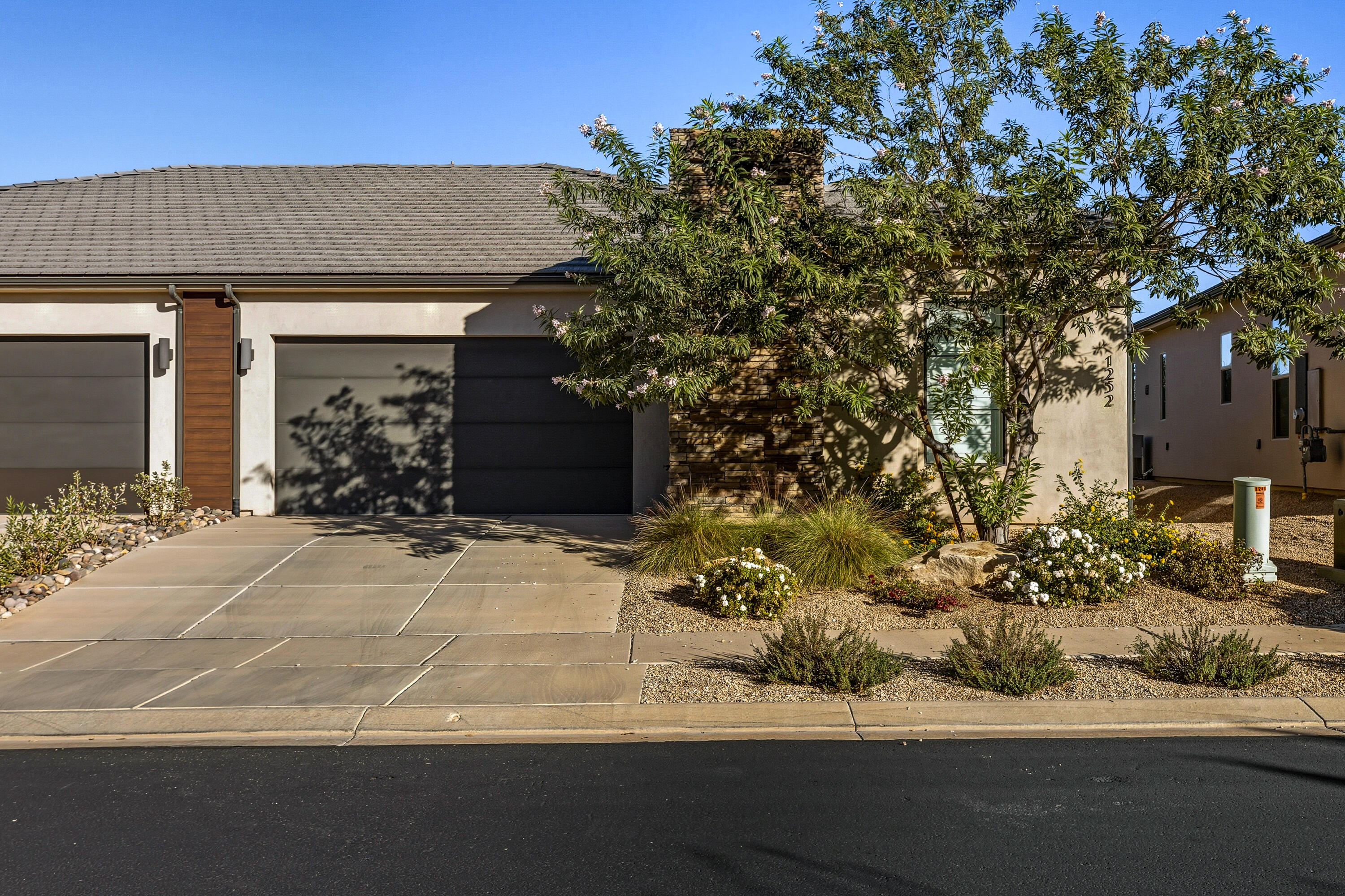 VILLAS AT SUN RIVER - Residential